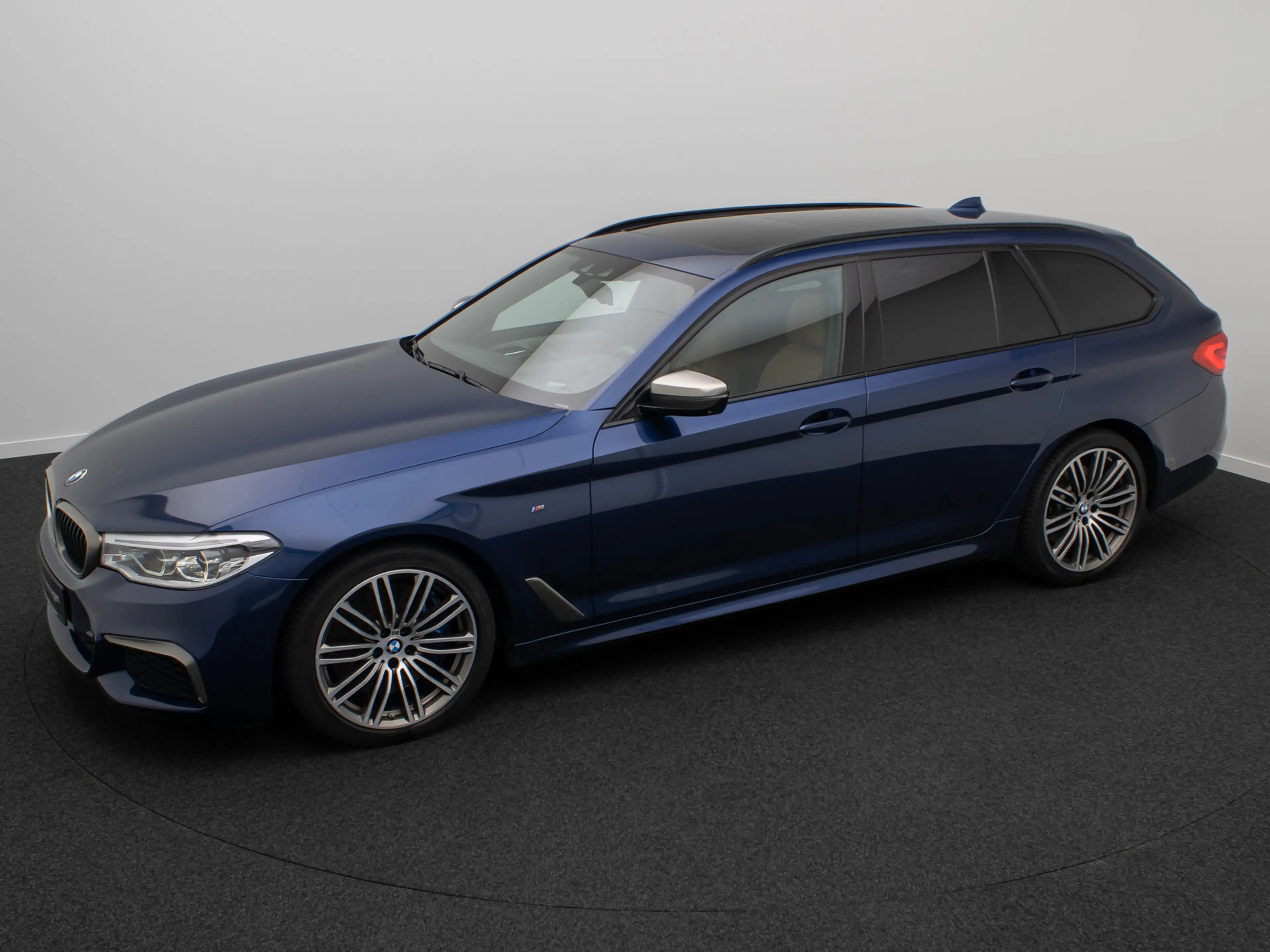 BMW 550 HUD H K Panorama 360° SoftClose DAB 19 — photo 12