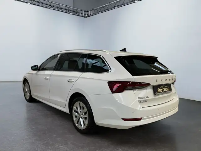 Skoda Octavia view 4