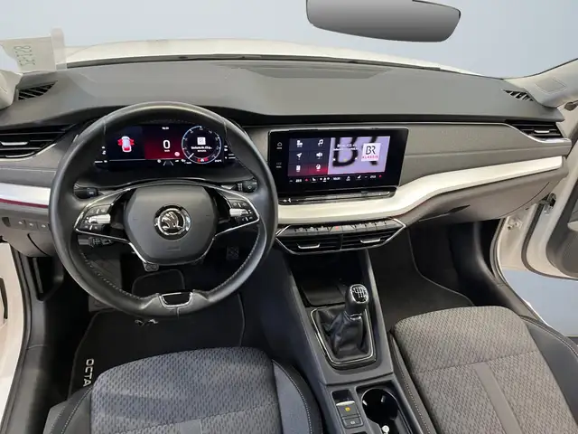 Skoda Octavia view 8