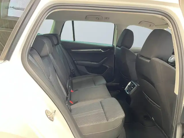 Skoda Octavia view 11