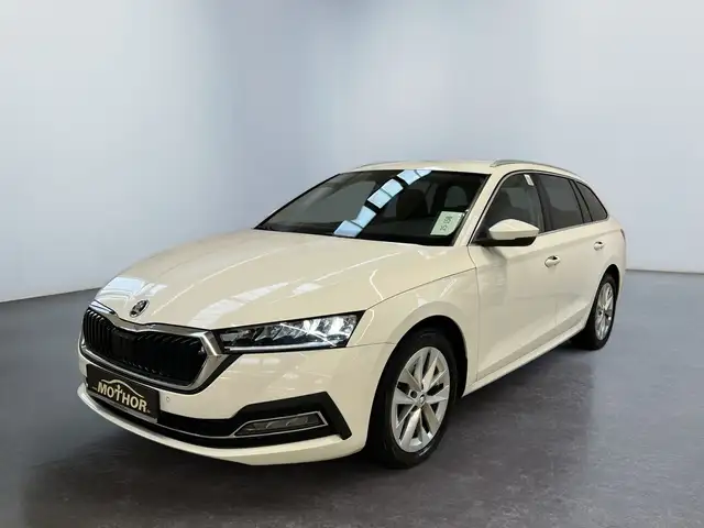 Skoda Octavia view 2