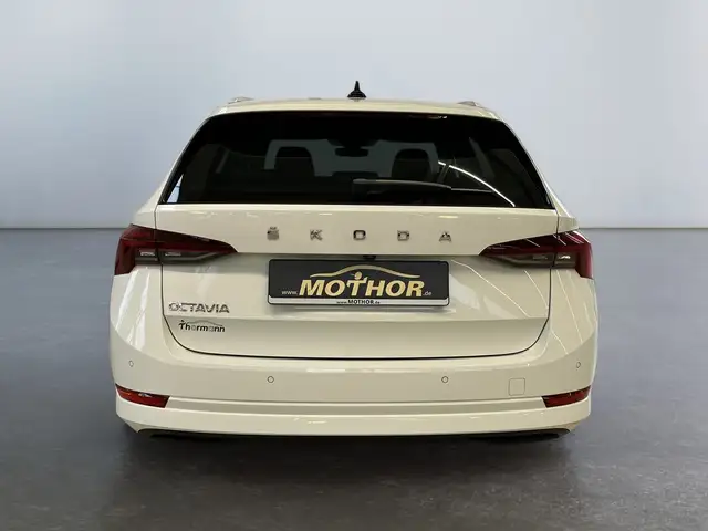 Skoda Octavia view 5
