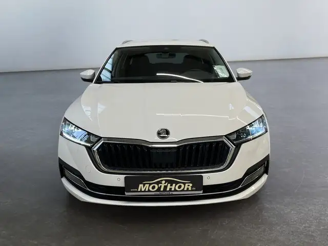 Skoda Octavia view 6
