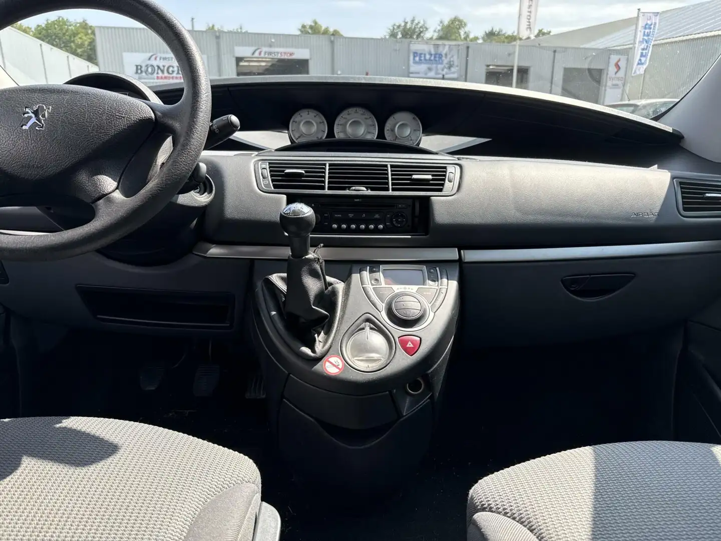 Peugeot 807 2.0 SR, 7 persoons, climatronic, cruisecontrol, tr Gris - 2