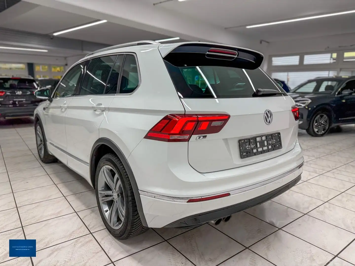 Volkswagen Tiguan Sound R-Line*LED*ACC*Pano*Navi*PDC*App* Blanc - 2