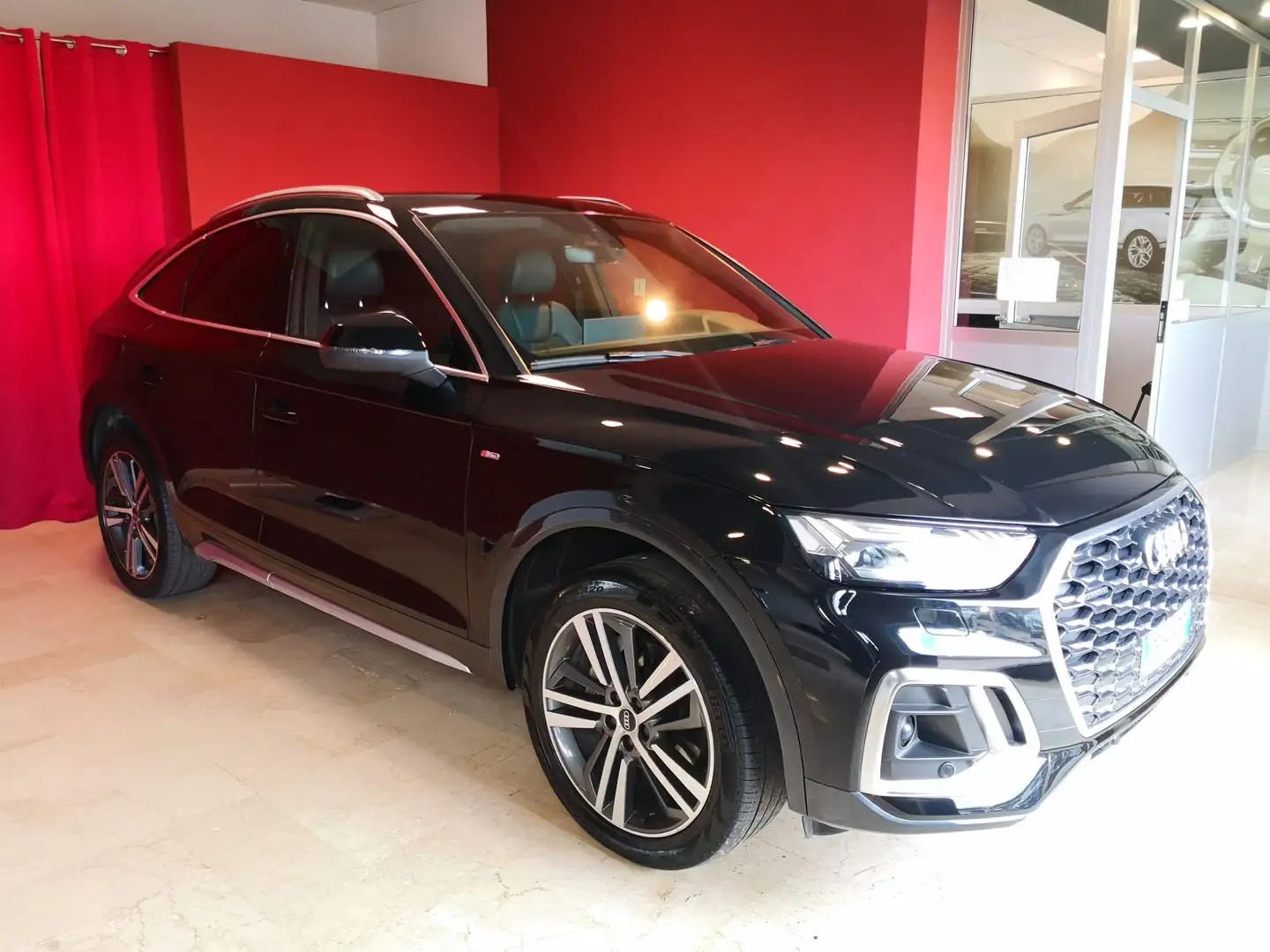 Audi Q5 SPB Sportback 40 TDI quattro S tronic ***S line*** Noir - 1