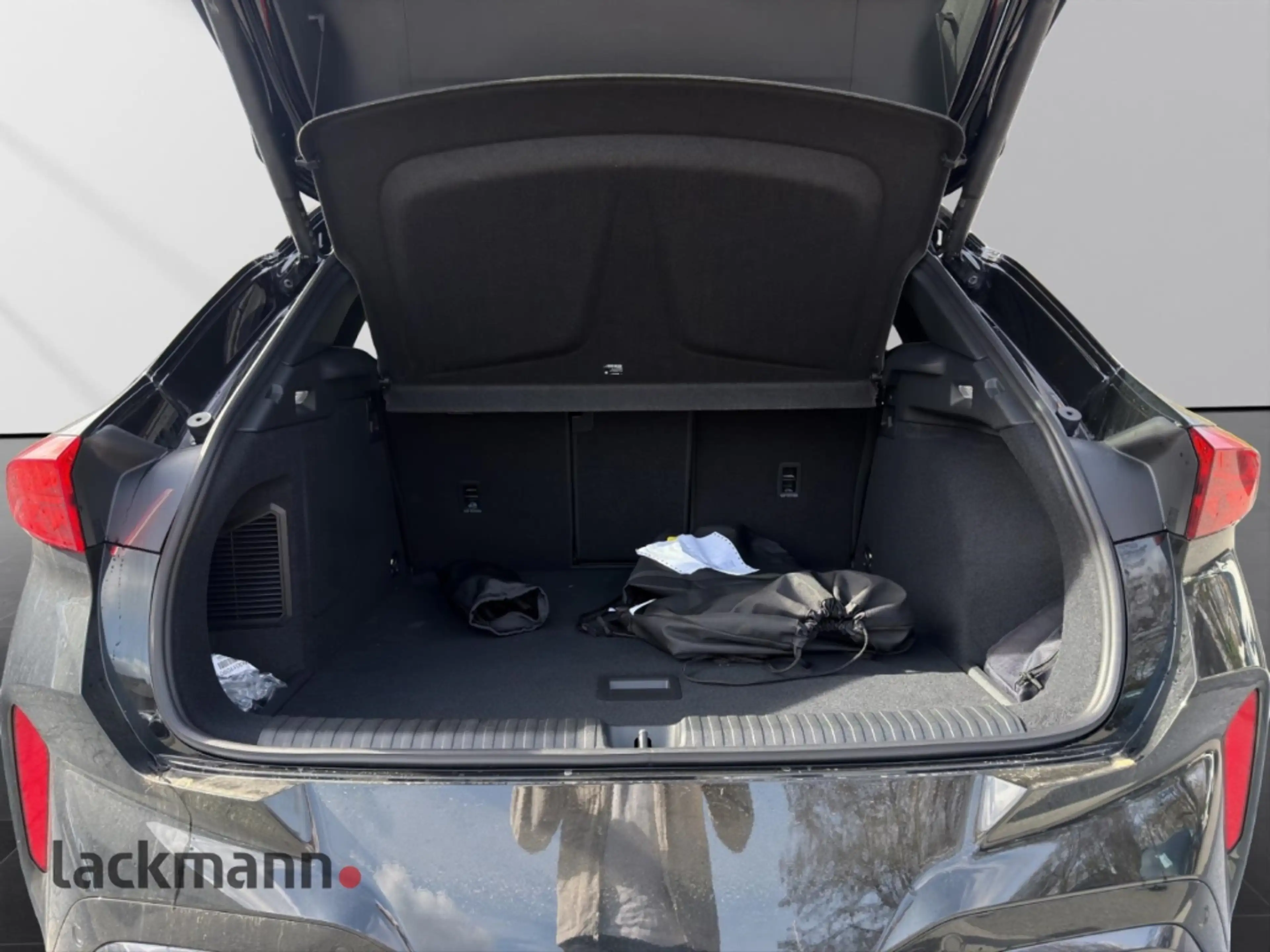 CUPRA Terramar VZ 1.5 eHybrid Tribe Ed. *Pano*Intelli — photo 7