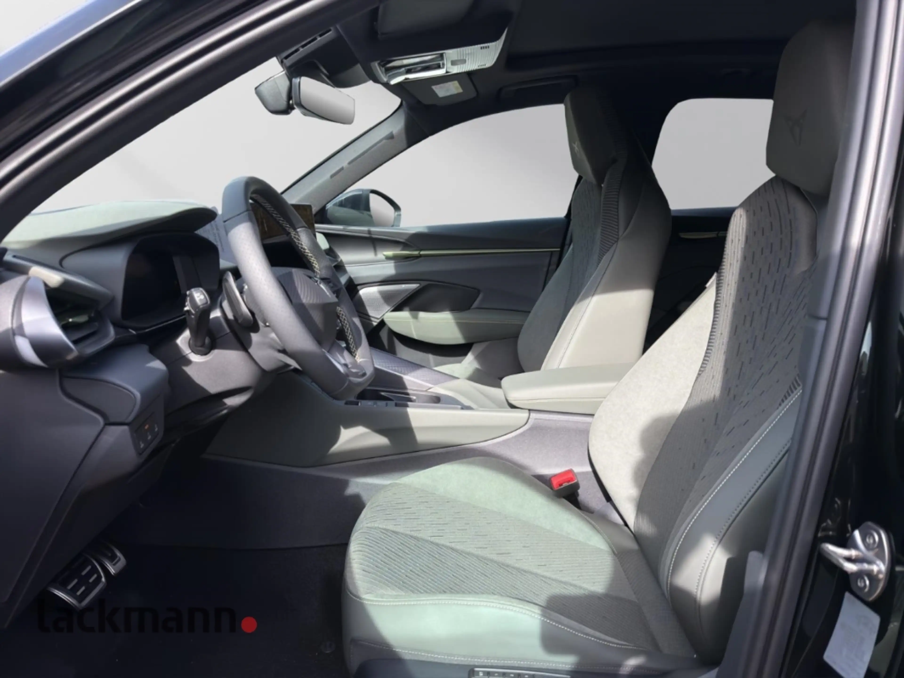 CUPRA Terramar VZ 1.5 eHybrid Tribe Ed. *Pano*Intelli — photo 8
