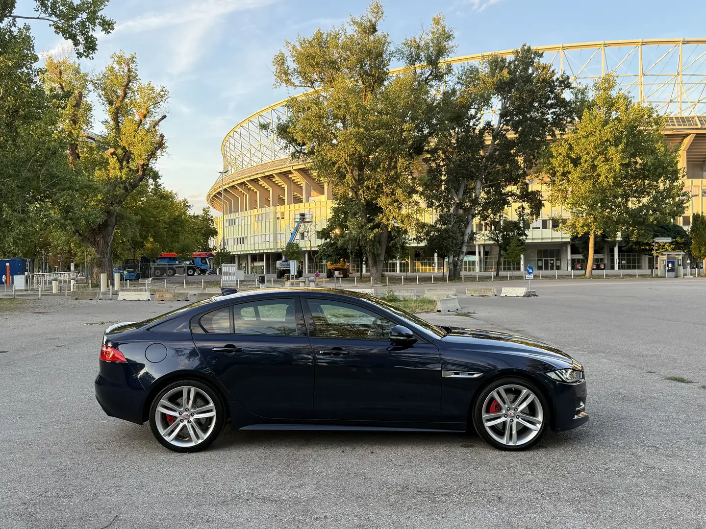 Jaguar XE 20t R-Sport Aut. - 2
