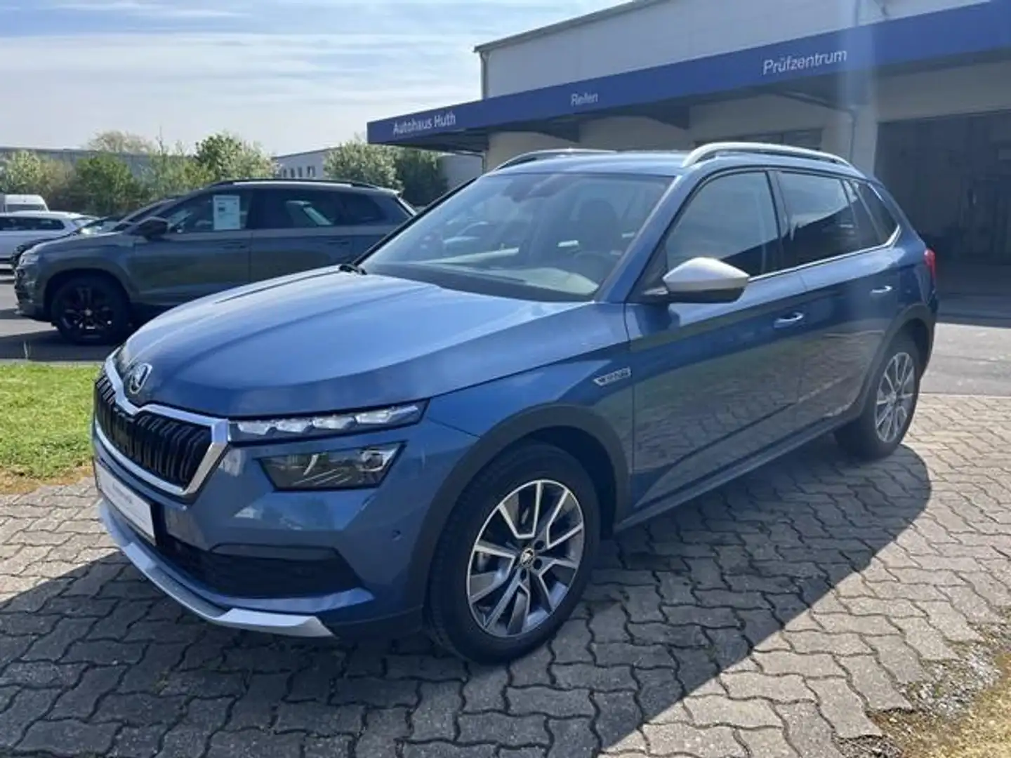 Skoda Kamiq Scoutline AHK LED KAMERA DAB NAVI Blau - 1