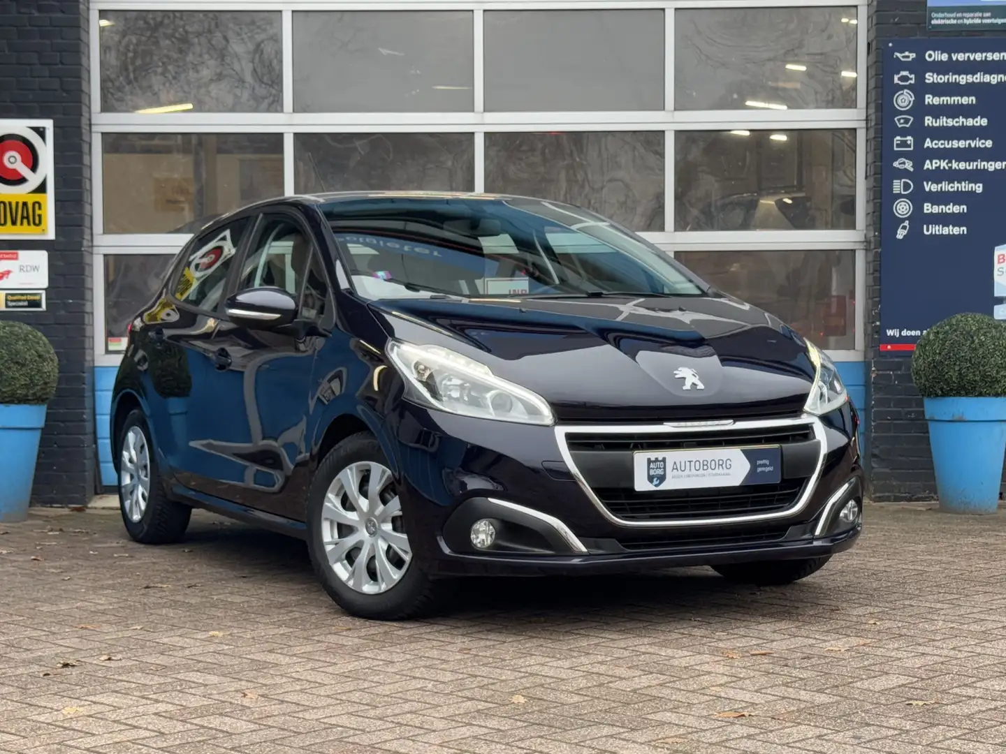 Peugeot 208 1.2 RIJKLAAR! Nieuwe Distributie Prijs Inclusief O Blauw - 1