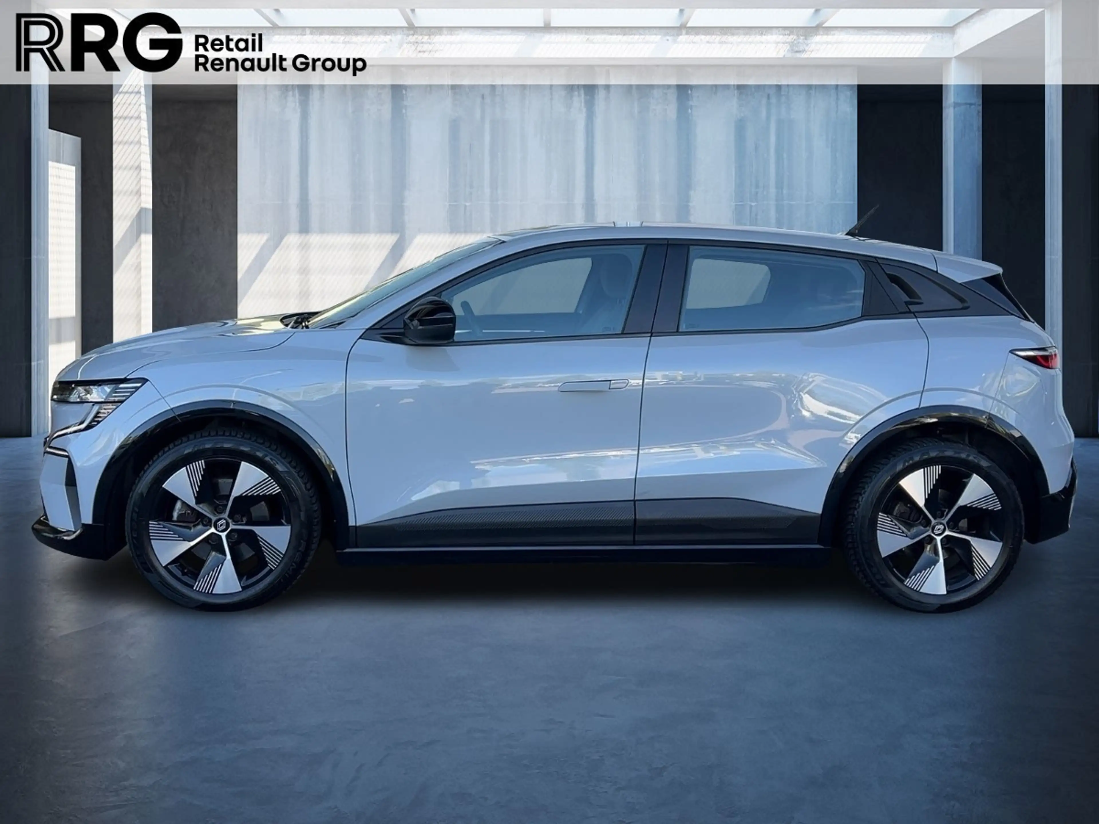 Renault Megane E-Tech 100% ele EQUILIBRE EV40 130hp standard charge — photo 2