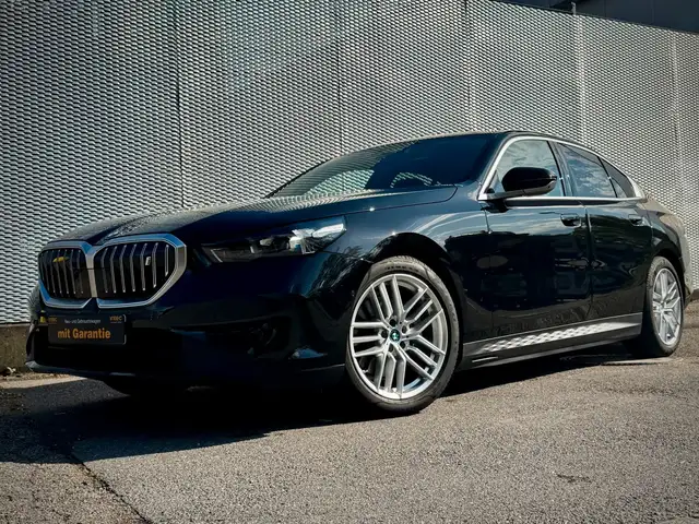 BMW i5 eDrive40* Neuwertig+Inspektion Neu