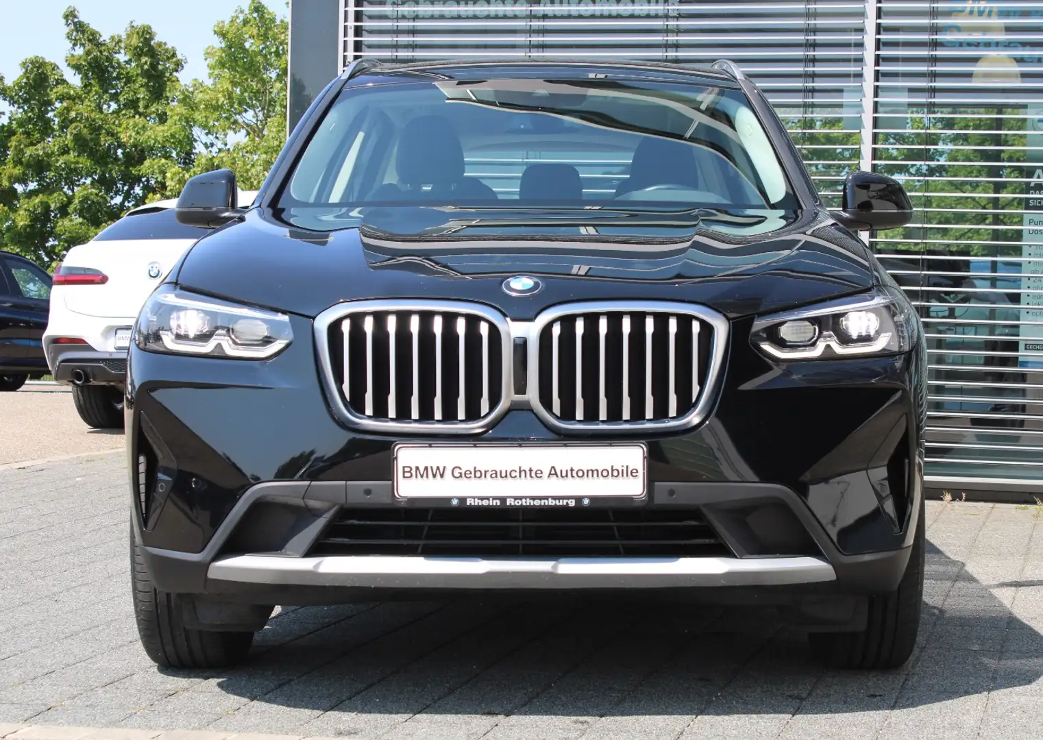 BMW X3 xDrive20d Navi LED Sportsitze AHK Kamera DAB Schwarz - 2