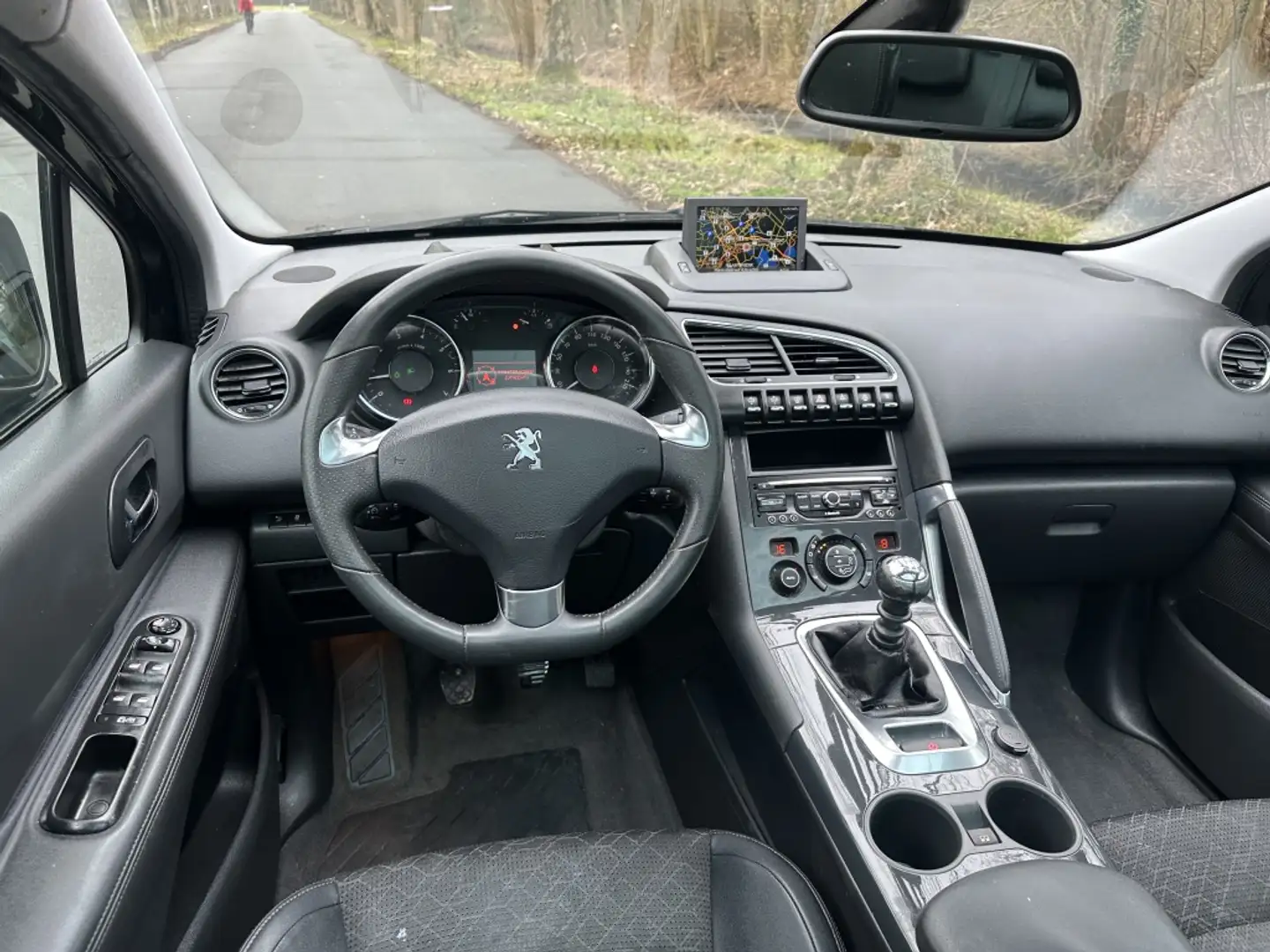 Peugeot 3008 1.6 THP Allure navi pano airco Zwart - 2