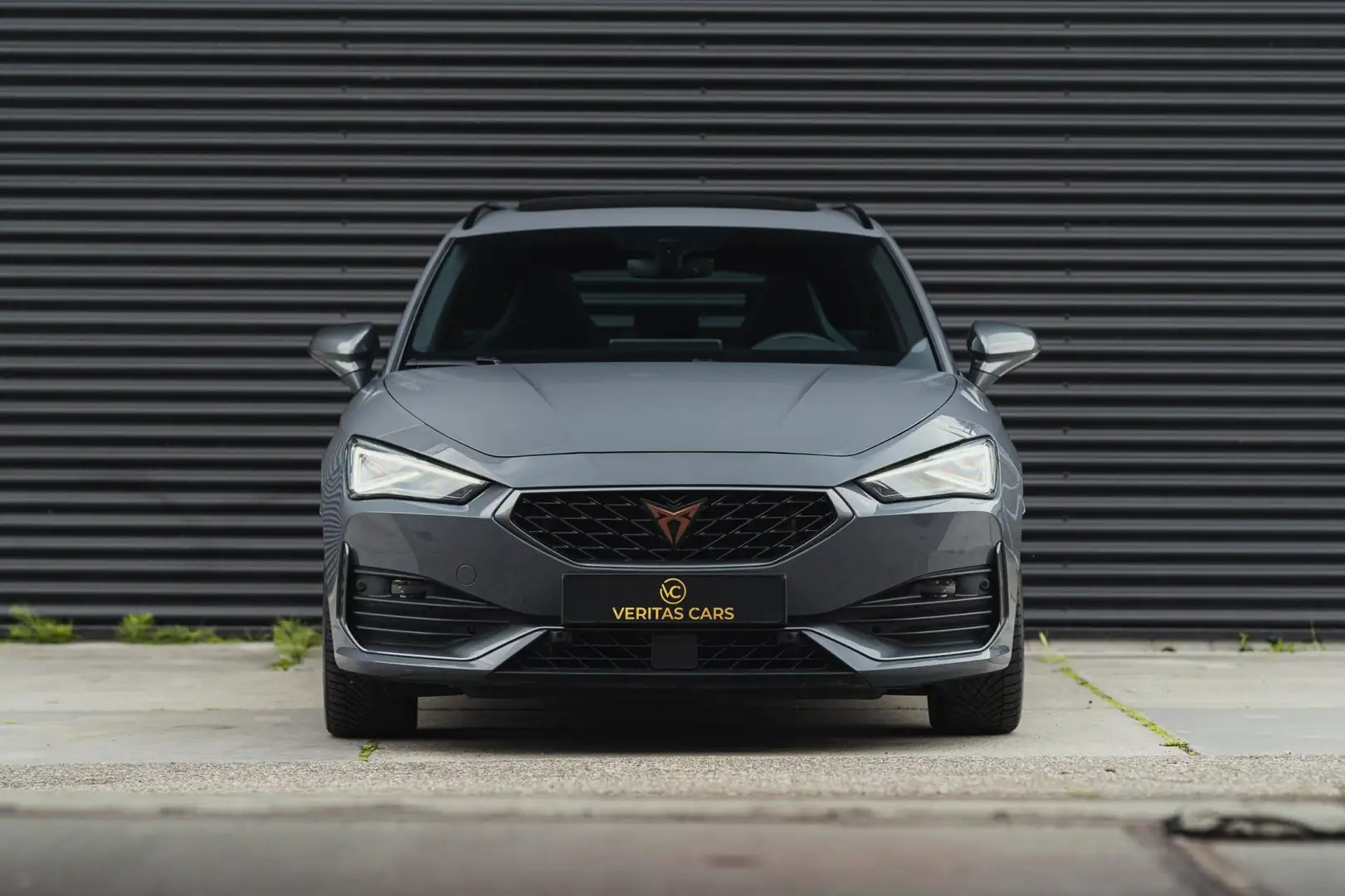 CUPRA Leon Sportstourer 1.5 eTSI 150PK |BTW|Pano|Beats|Camera Grijs - 2