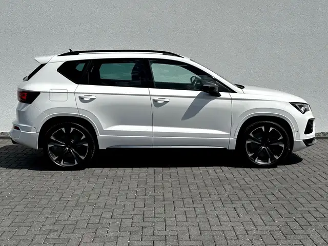 Cupra Ateca view 4