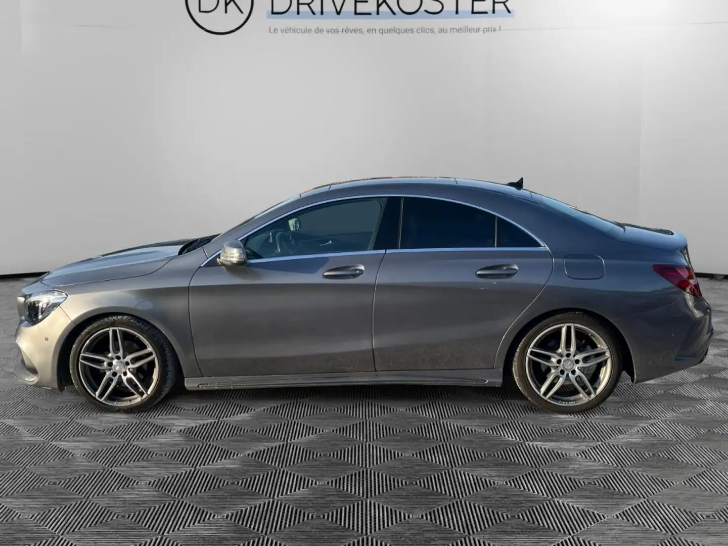 Mercedes-Benz CLA 180 CLA 180 - 122 cv - BM 117 - Fascination *AMG Line Gris - 2