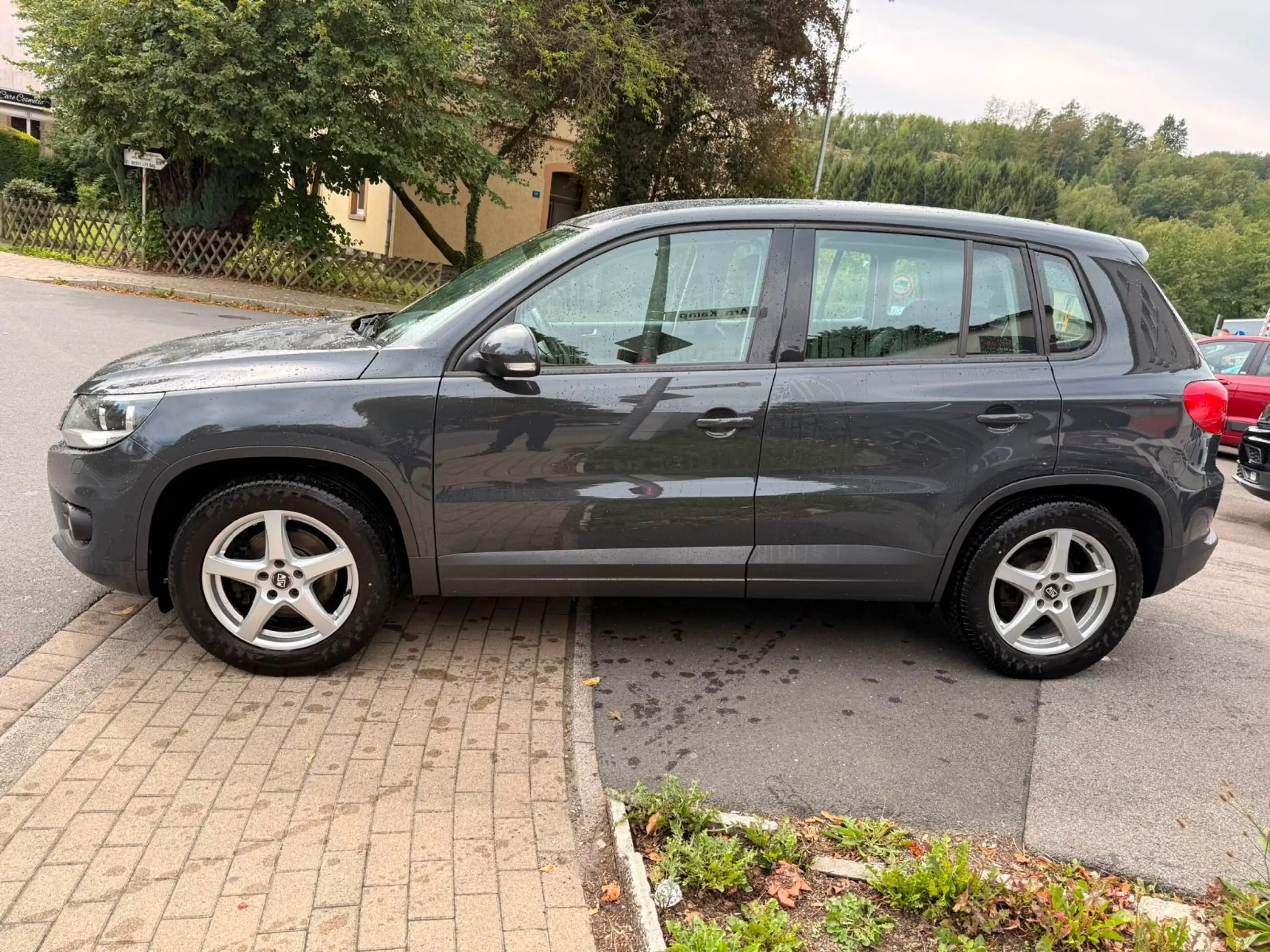 Volkswagen Tiguan Trend & Fun BMT 1.Hand,SHZ,PDC,AHK,Tüv — photo 8