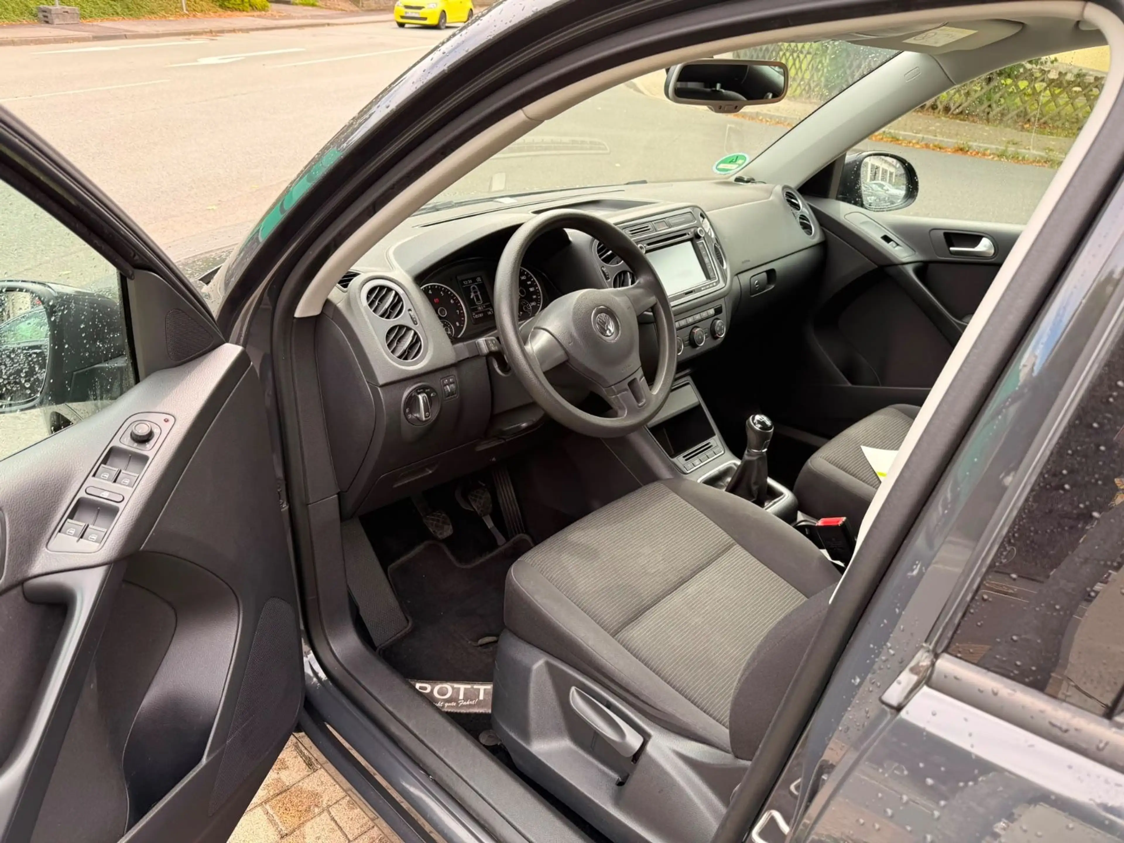 Volkswagen Tiguan Trend & Fun BMT 1.Hand,SHZ,PDC,AHK,Tüv — photo 9