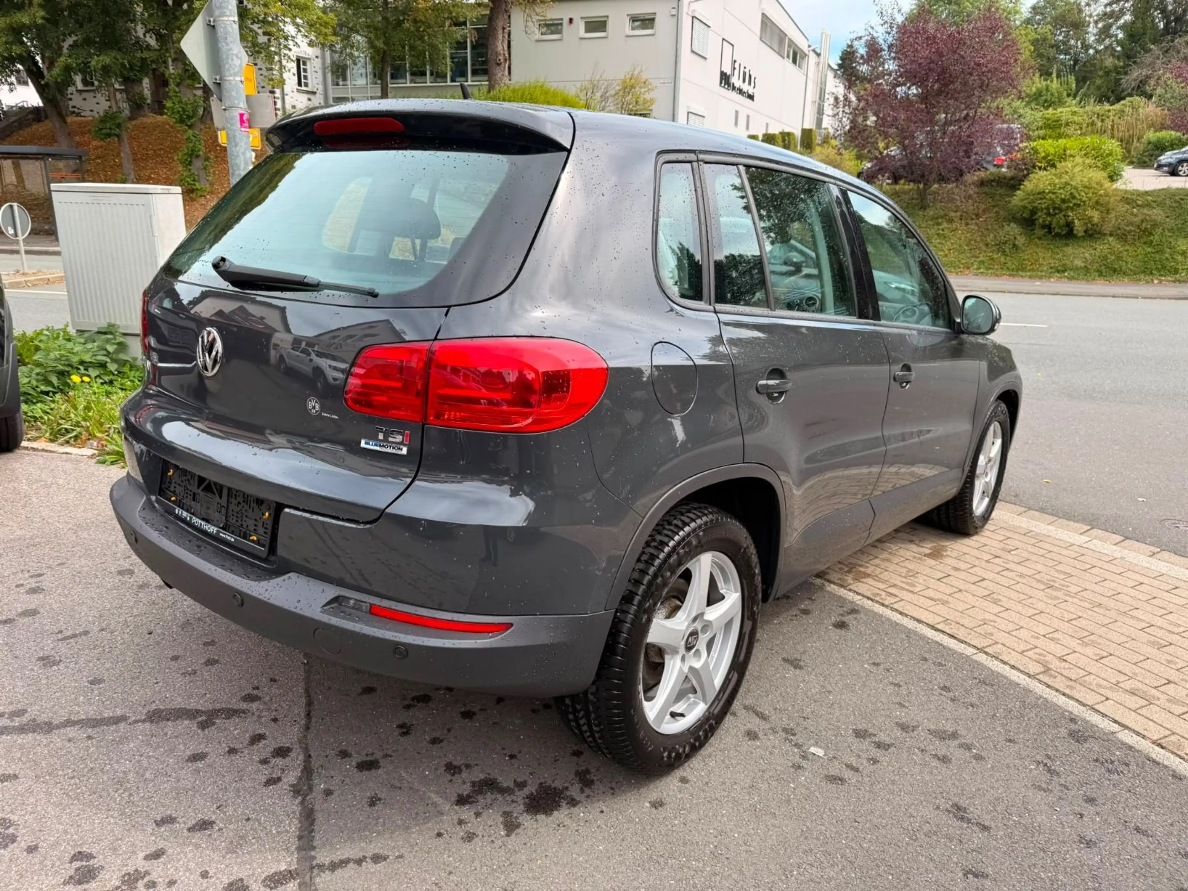 Volkswagen Tiguan Trend & Fun BMT 1.Hand,SHZ,PDC,AHK,Tüv — photo 5