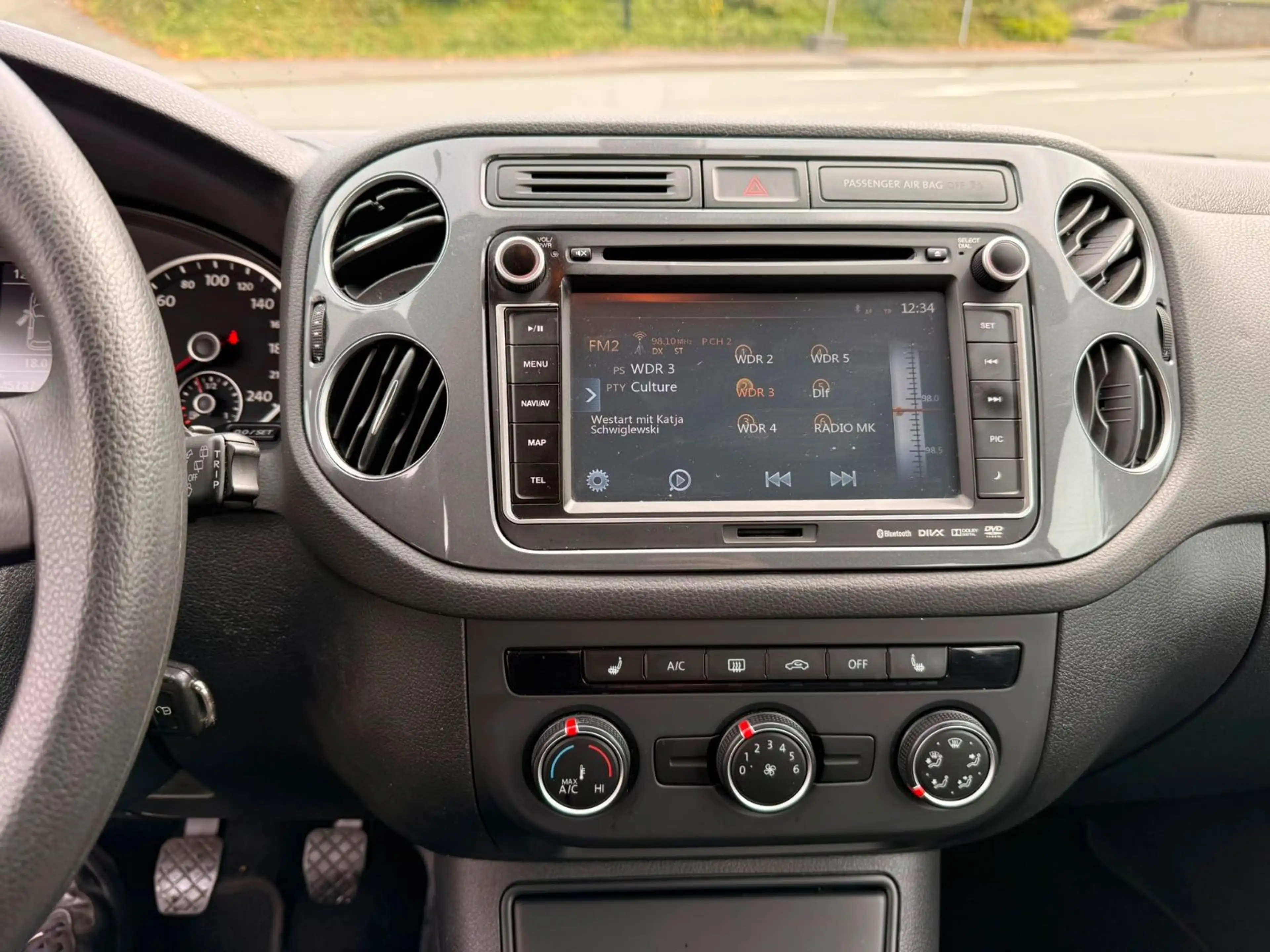 Volkswagen Tiguan Trend & Fun BMT 1.Hand,SHZ,PDC,AHK,Tüv — photo 14