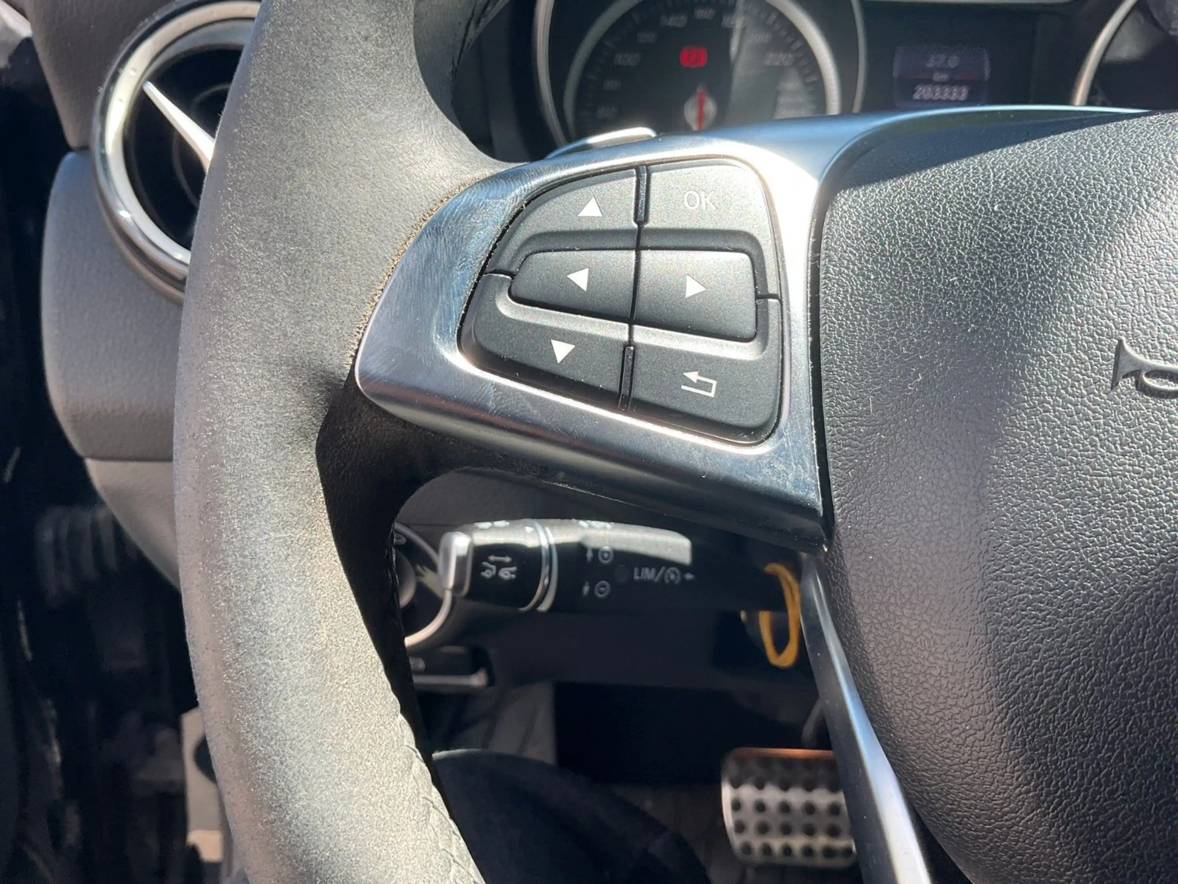 Mercedes-Benz GLA 250 AMG 4Matic LED Pano Kamera Standh. SHZ — photo 15