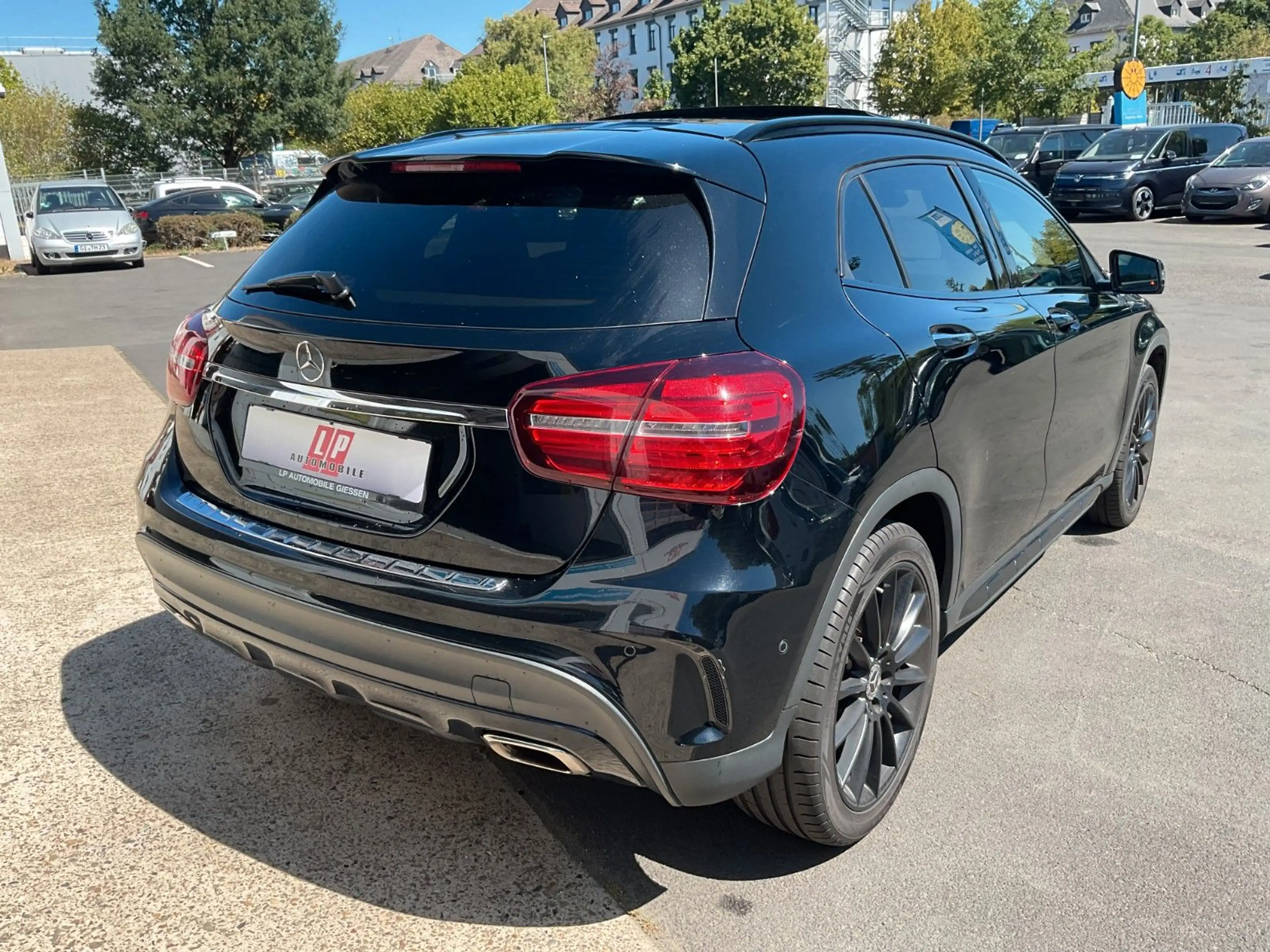 Mercedes-Benz GLA 250 AMG 4Matic LED Pano Kamera Standh. SHZ — photo 5