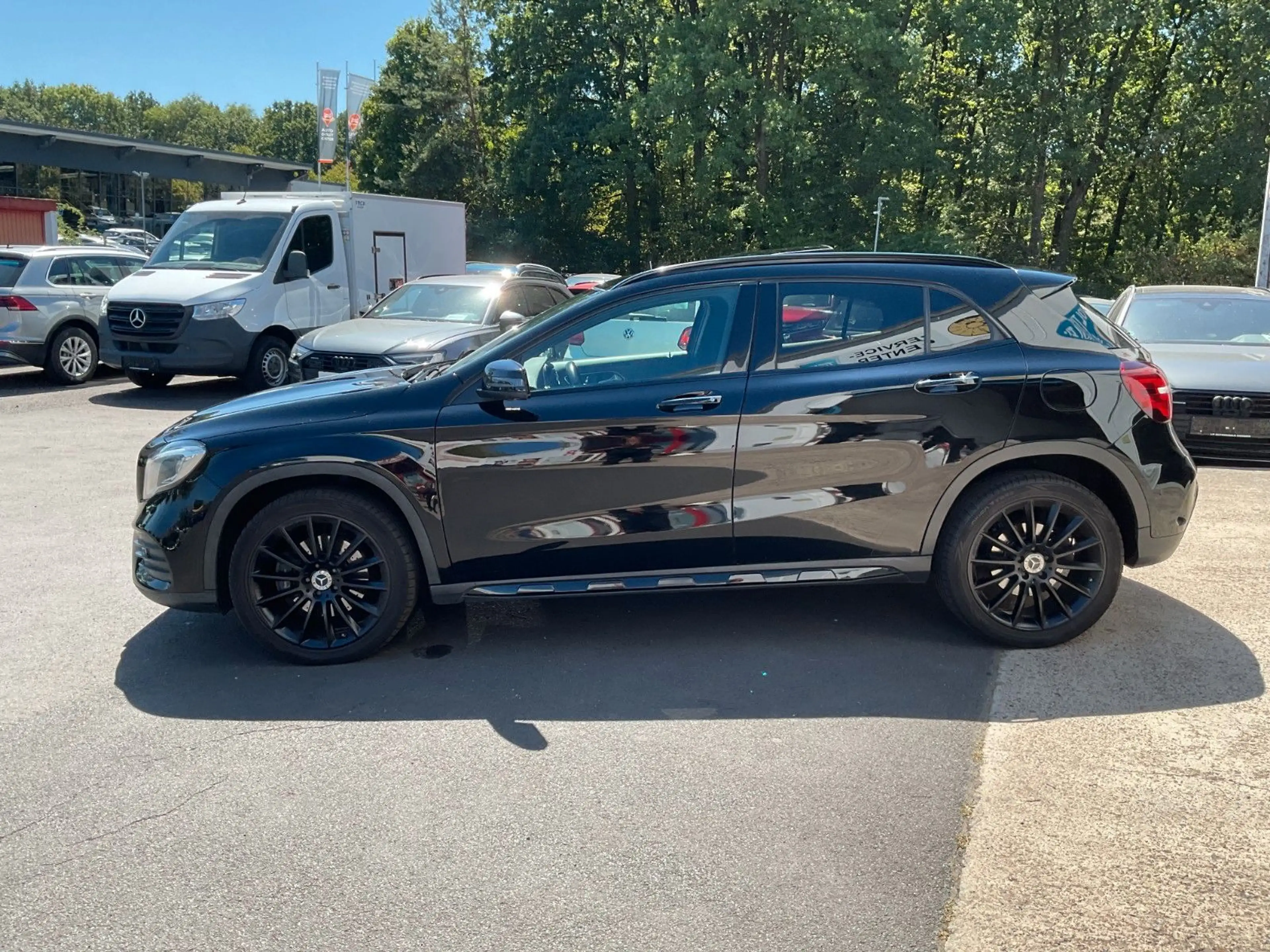 Mercedes-Benz GLA 250 AMG 4Matic LED Pano Kamera Standh. SHZ — photo 8