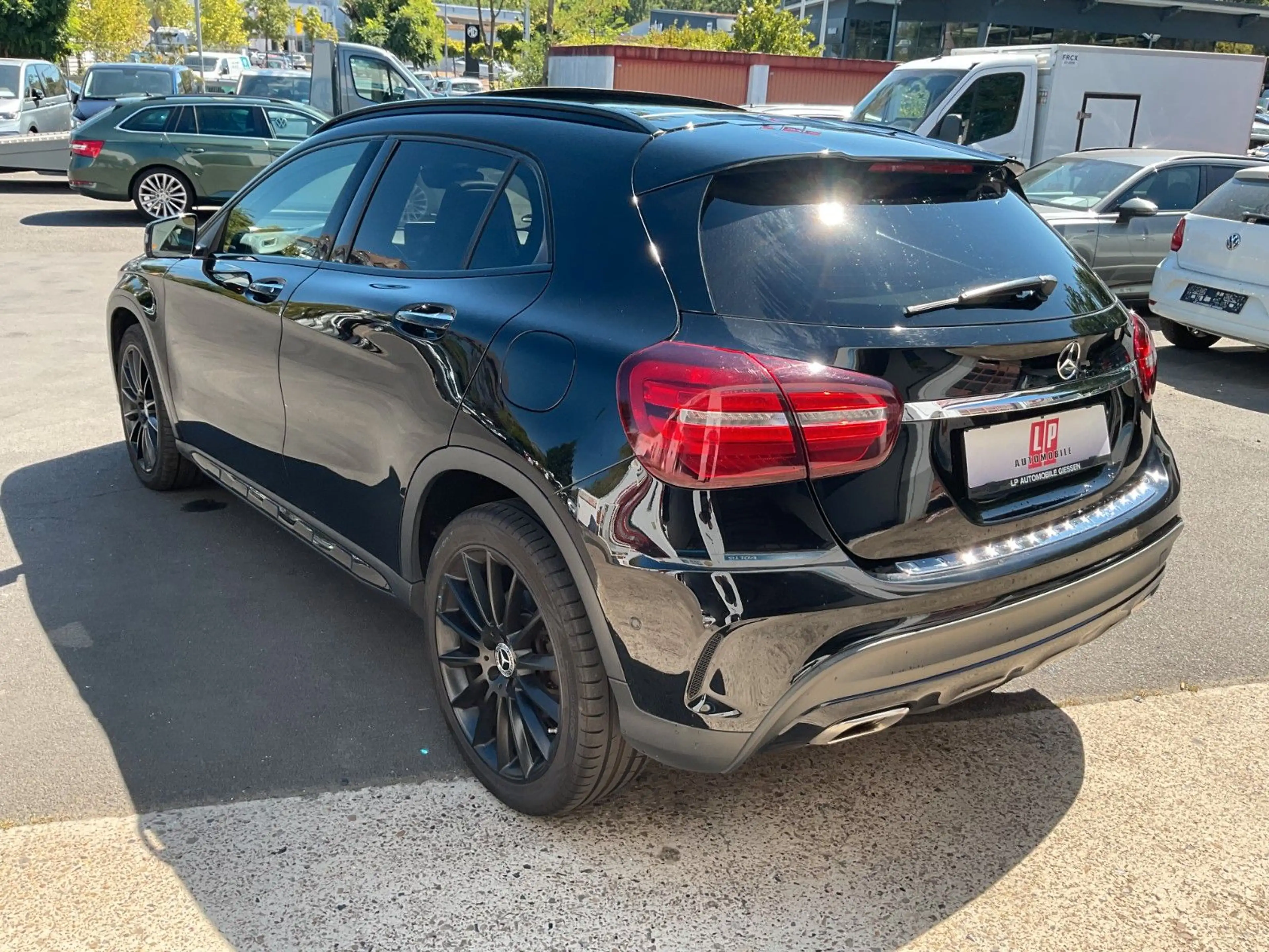 Mercedes-Benz GLA 250 AMG 4Matic LED Pano Kamera Standh. SHZ — photo 7