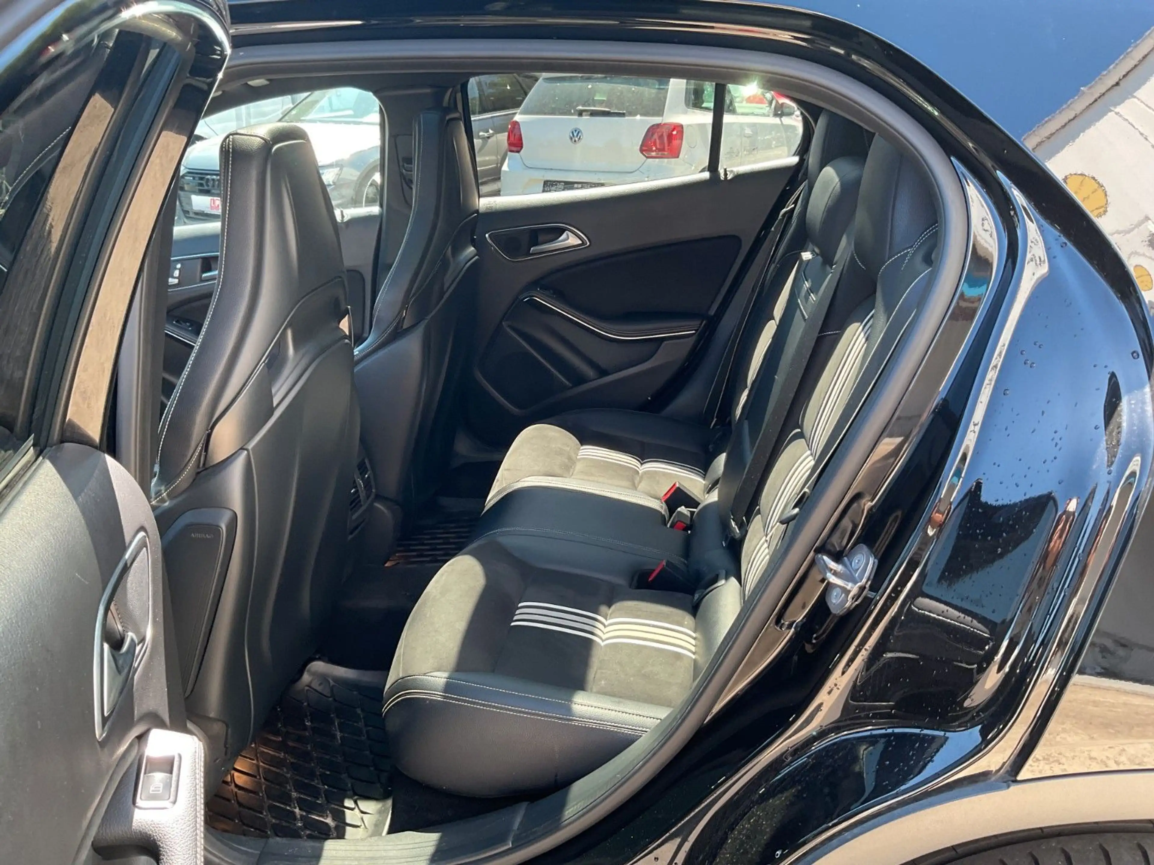 Mercedes-Benz GLA 250 AMG 4Matic LED Pano Kamera Standh. SHZ — photo 10