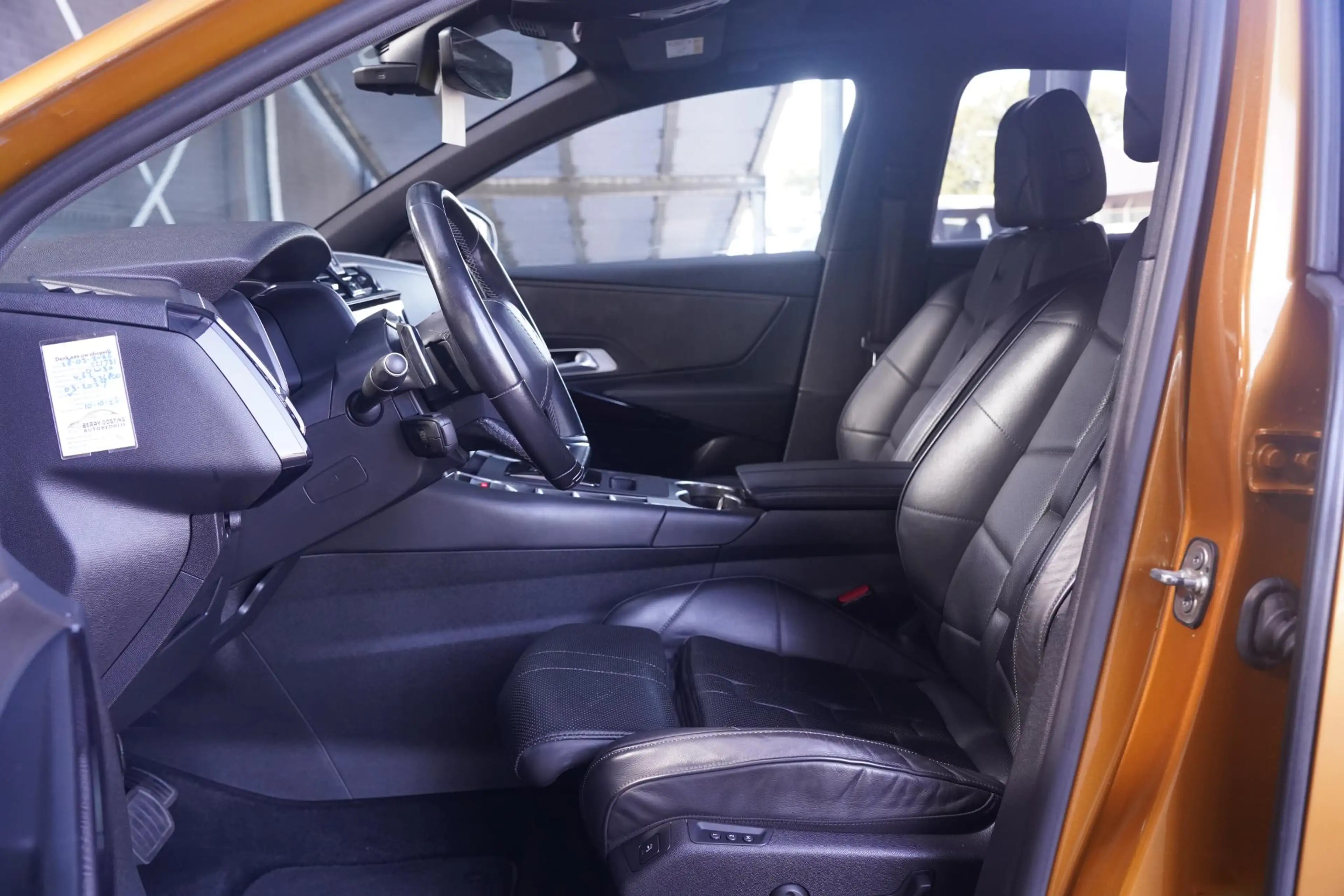 DS Automobiles DS 7 Crossback 1.6 PureTech La Premiere Curcuma-uitvoering ledere — photo 44