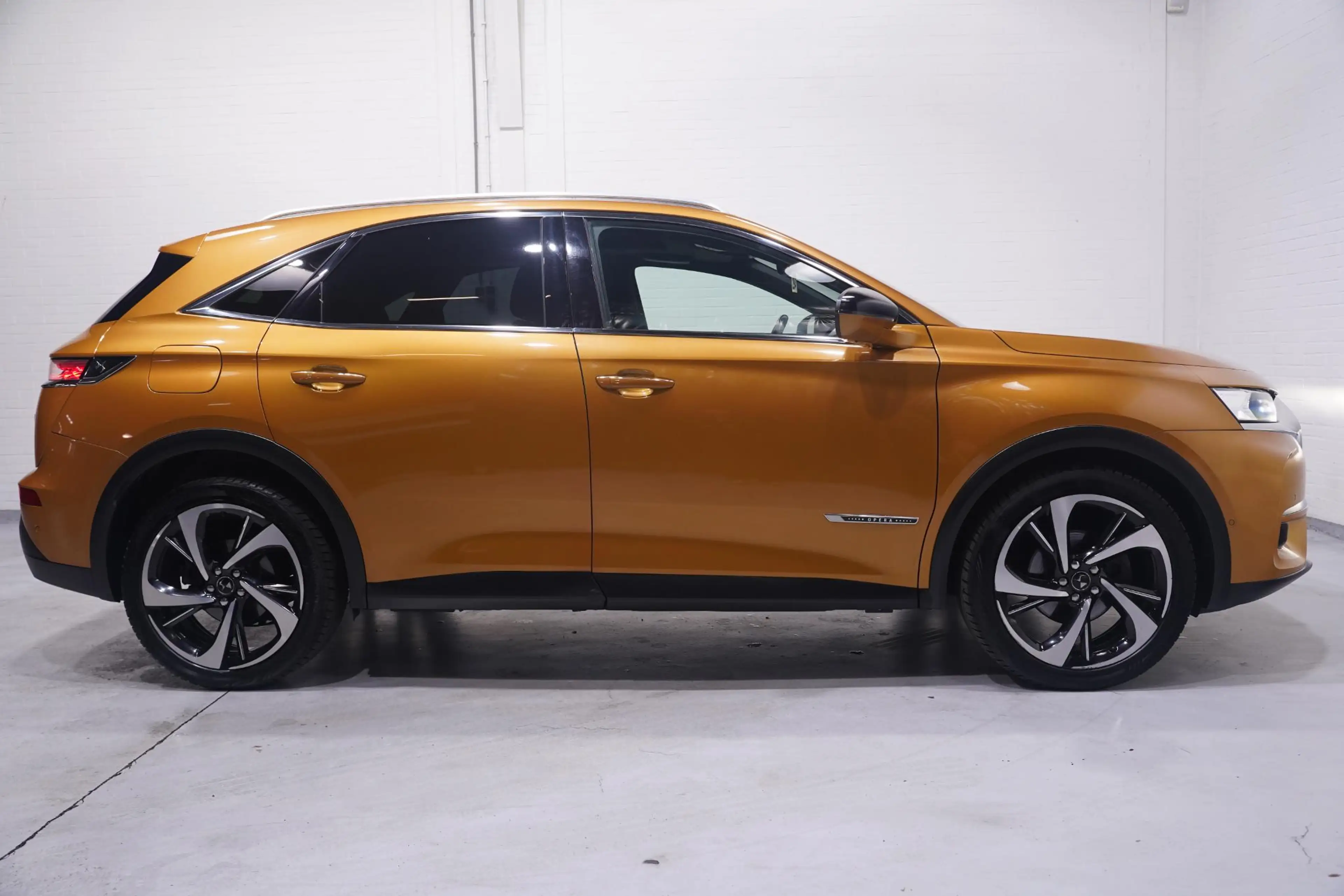 DS Automobiles DS 7 Crossback 1.6 PureTech La Premiere Curcuma-uitvoering ledere — photo 10