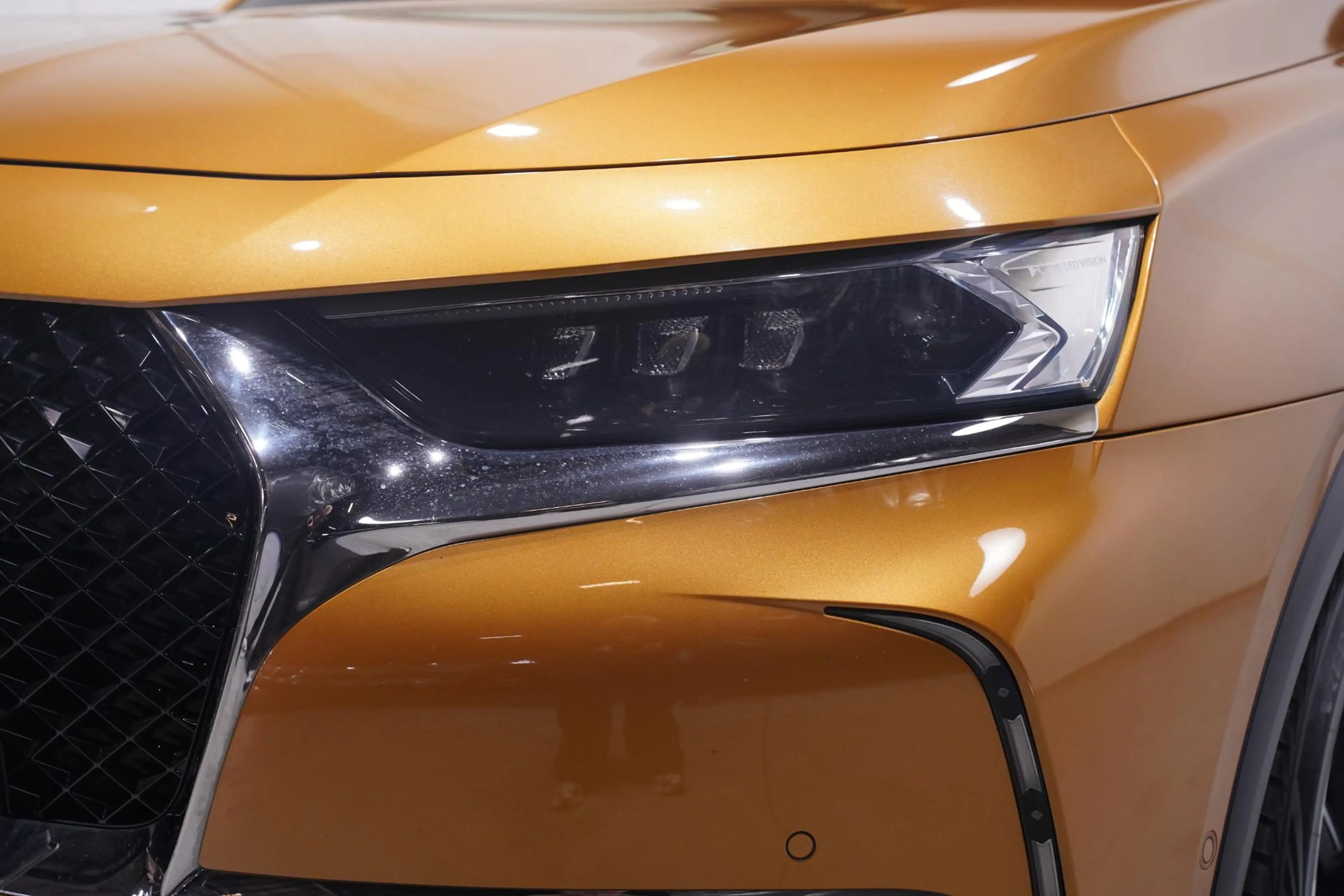 DS Automobiles DS 7 Crossback 1.6 PureTech La Premiere Curcuma-uitvoering ledere — photo 4
