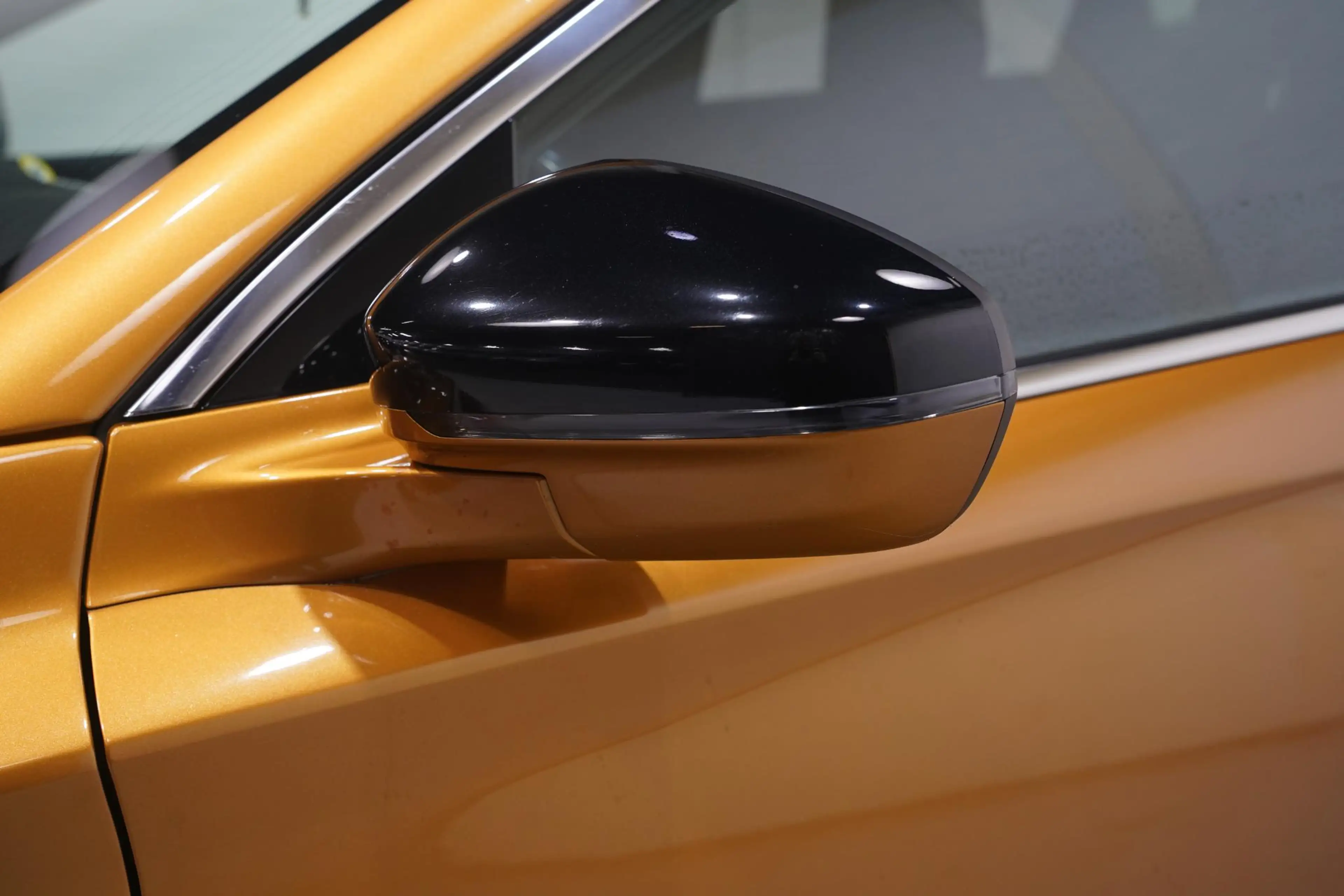 DS Automobiles DS 7 Crossback 1.6 PureTech La Premiere Curcuma-uitvoering ledere — photo 7
