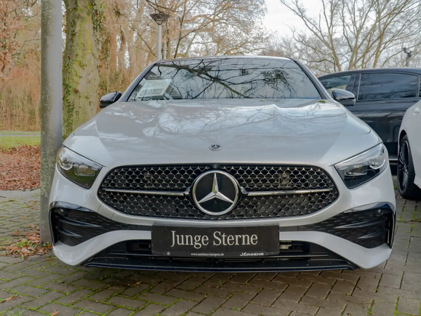 Mercedes-Benz A 220 4M AMG-Sport/MLB/Pano/360/HUD/Night/Totw Silber - 2