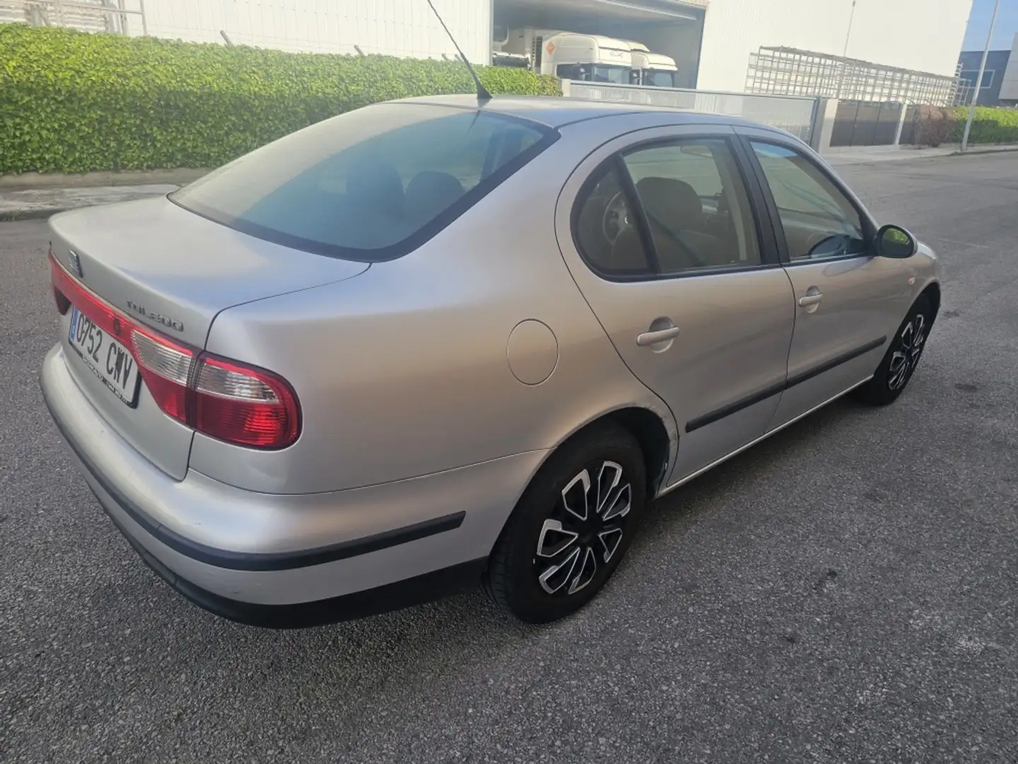 SEAT Toledo 1.6 Reference Сірий - 2