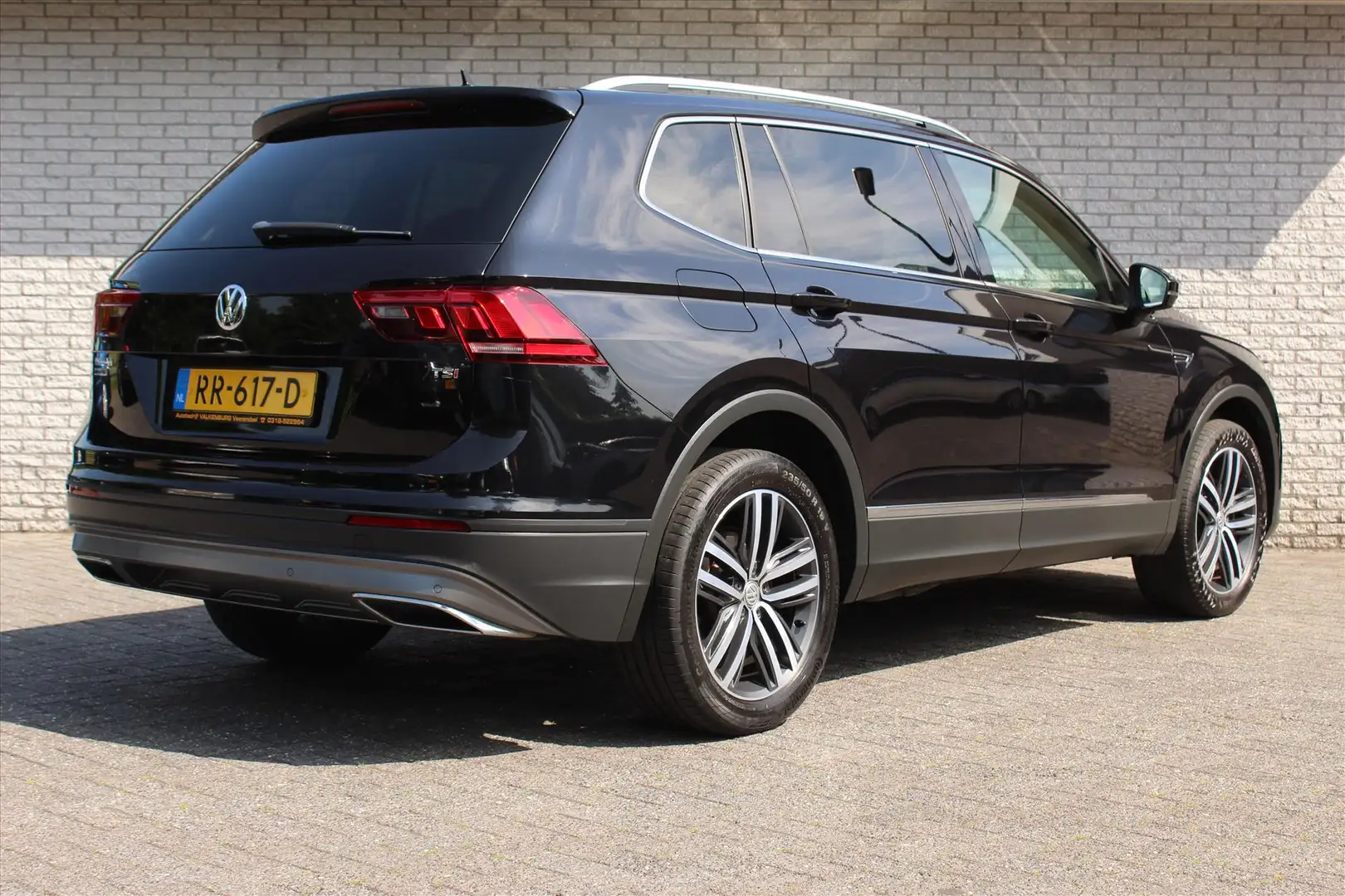 Volkswagen Tiguan 1.4 TSI 150pk Comfortline 7P | Carplay | Elektrisc Zwart - 2