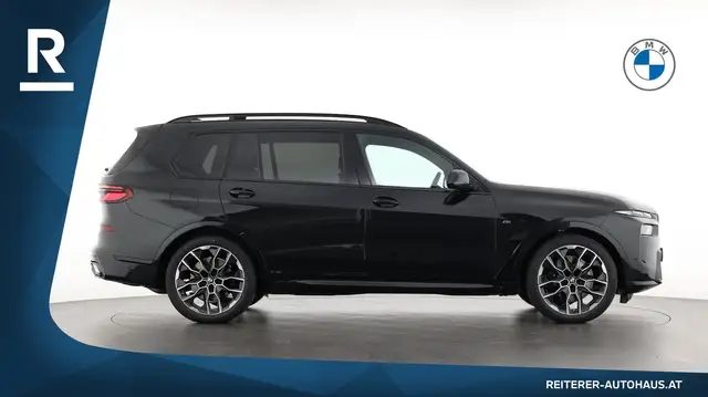 BMW X7 view 7