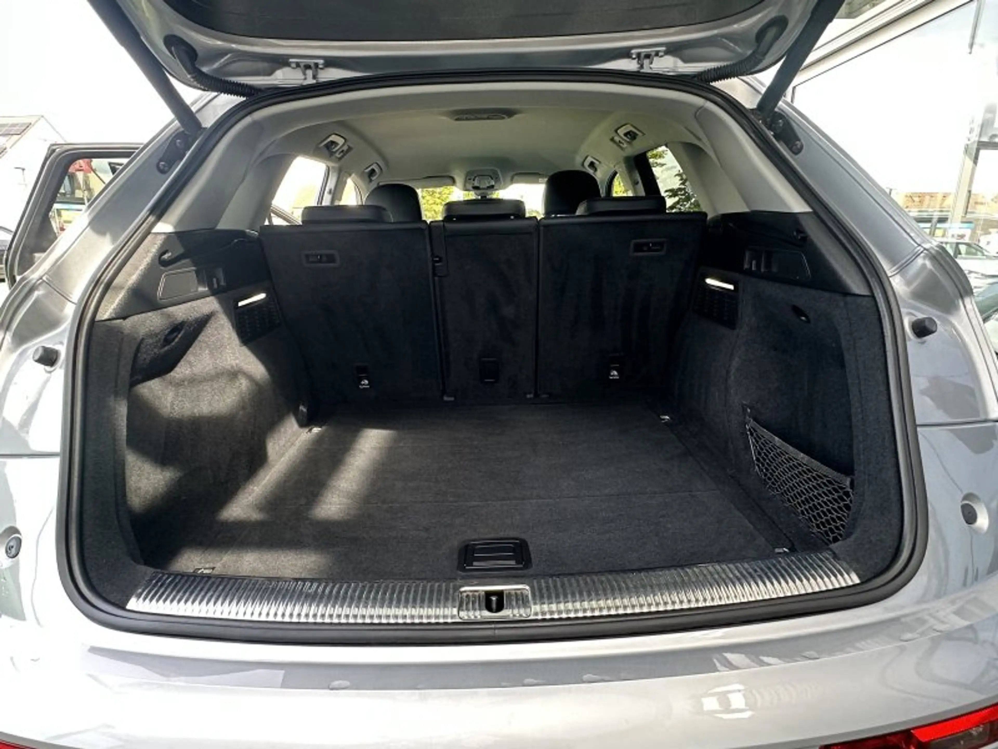 Audi Q5 2.0 40 TDI quattro S-Line Leder Navi LED ACC PDC K — photo 14