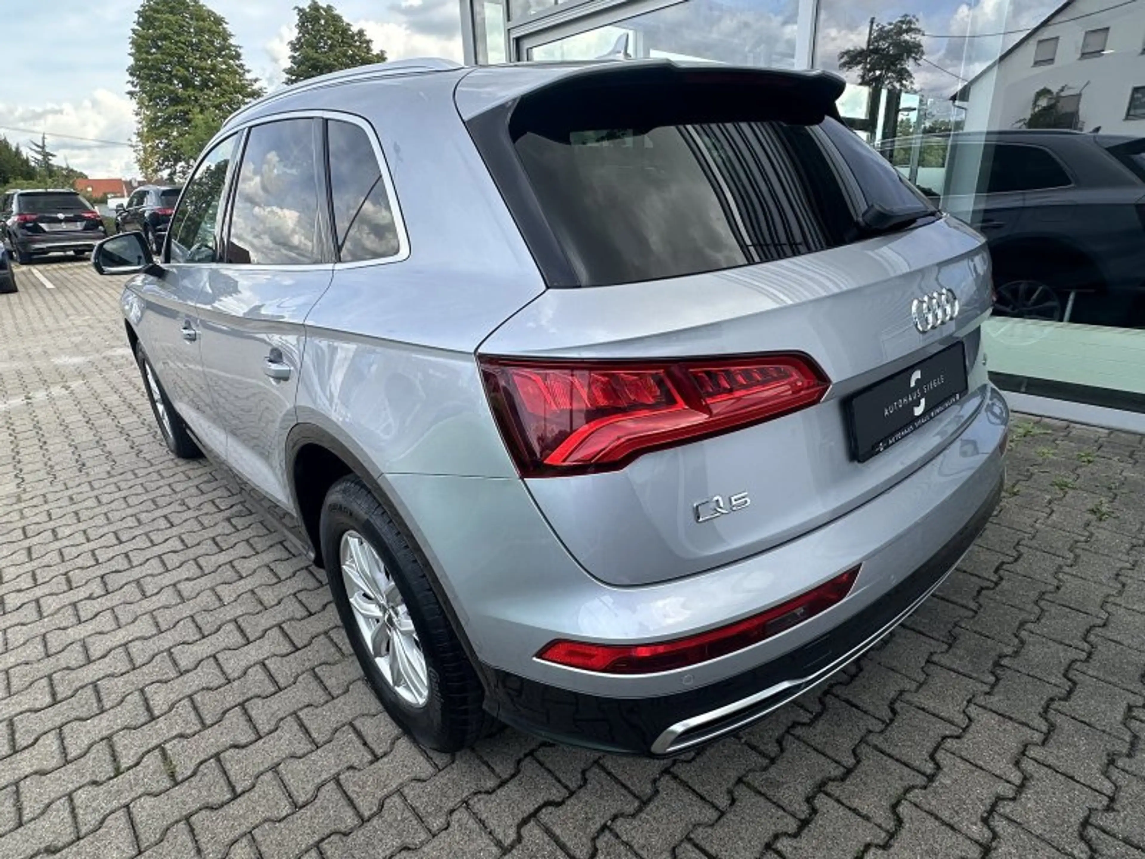 Audi Q5 2.0 40 TDI quattro S-Line Leder Navi LED ACC PDC K — photo 4