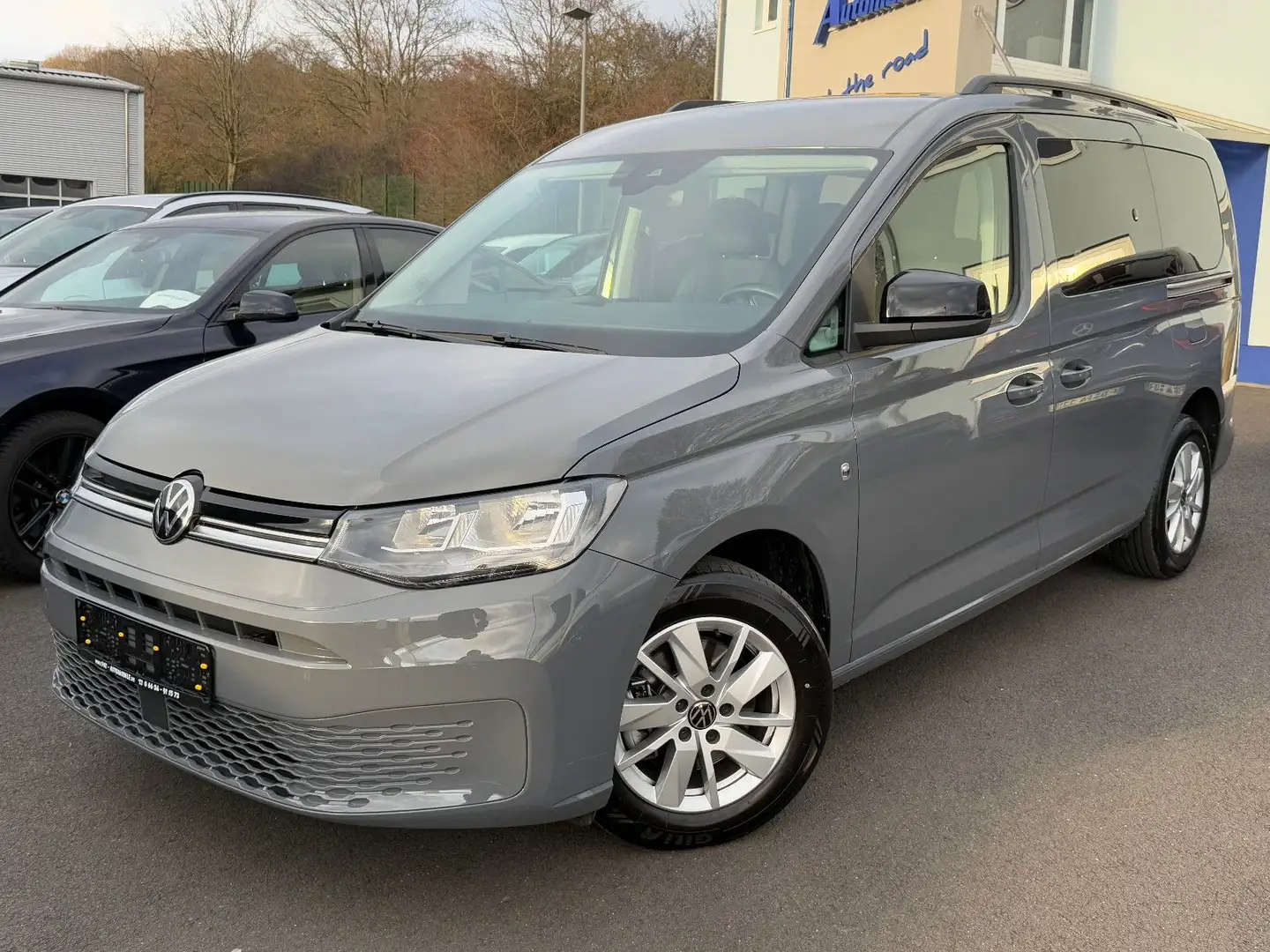 Volkswagen Caddy Life Maxi TDI DSG 7-Sitzer AHK GRA Nav SHZ Gris - 1
