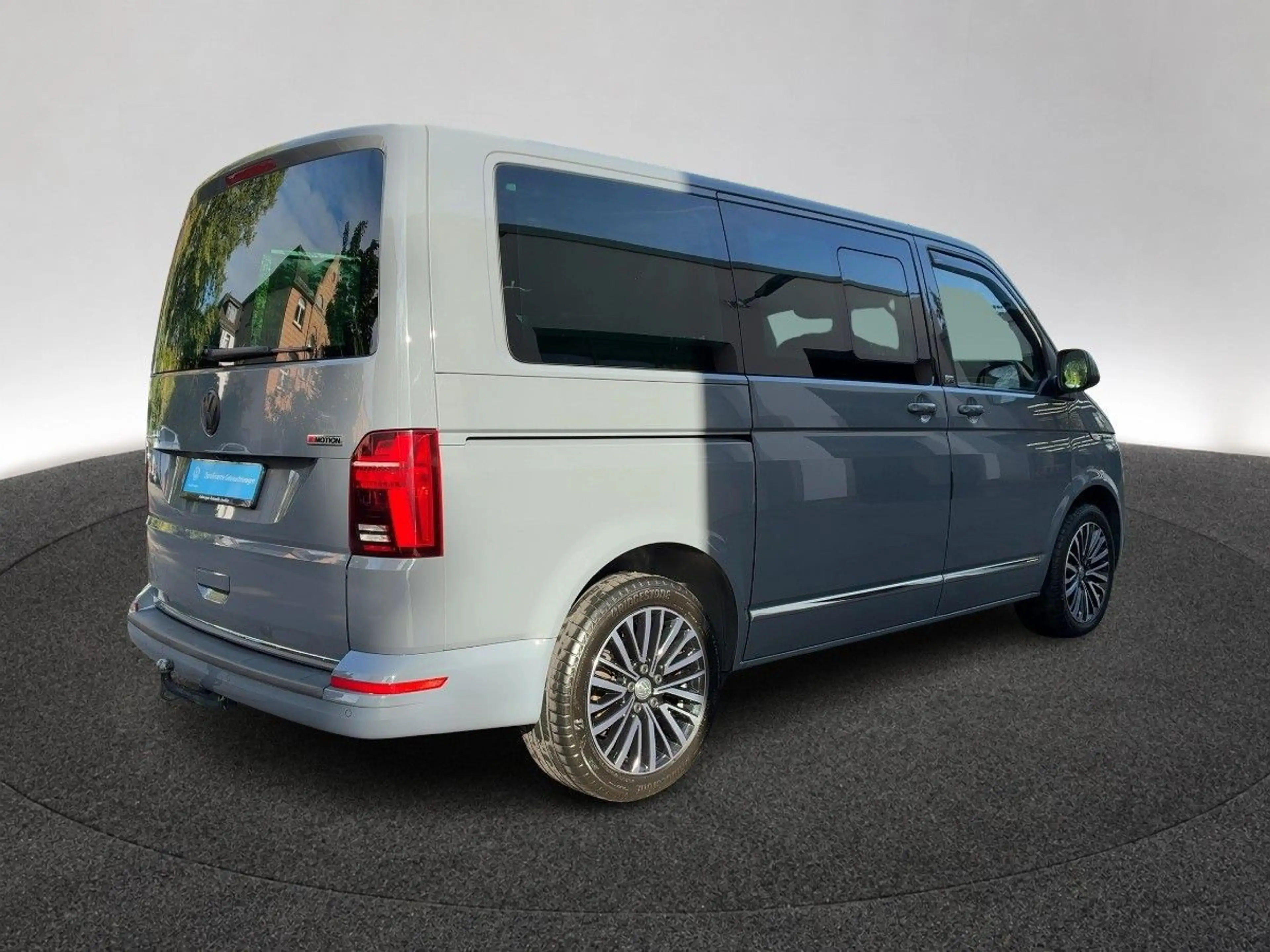 Volkswagen T6.1 Multivan T6.1 2.0 TDI DSG 4Motion Multivan — photo 4