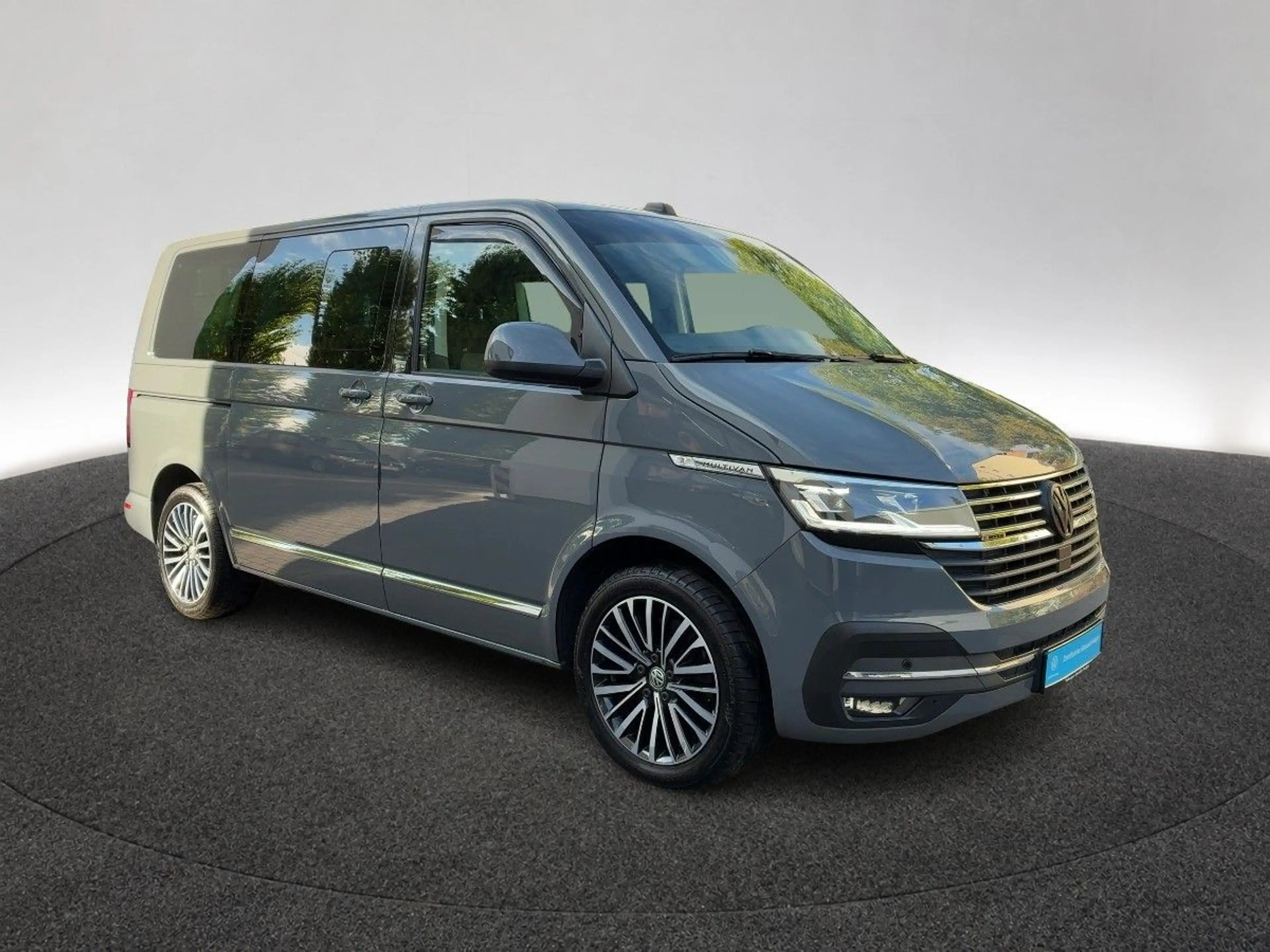 Volkswagen T6.1 Multivan T6.1 2.0 TDI DSG 4Motion Multivan — photo 5
