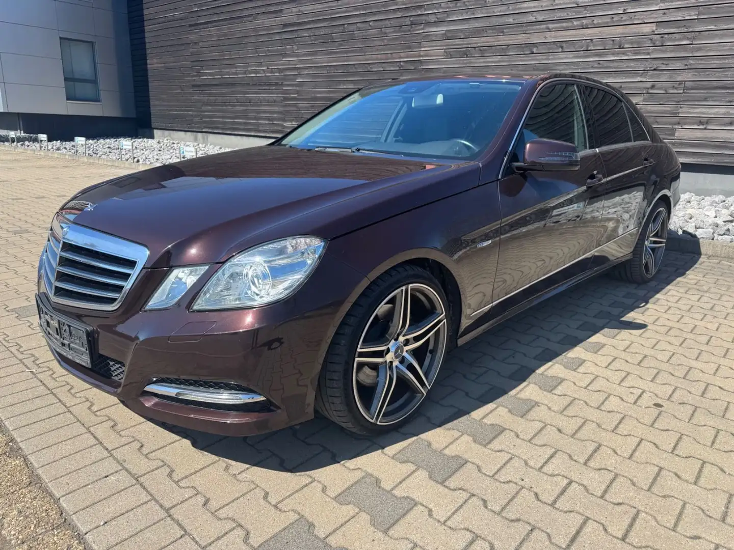 Mercedes-Benz E 350 CGI BlueEFFICIENCY AVANTGARDE Maro - 2