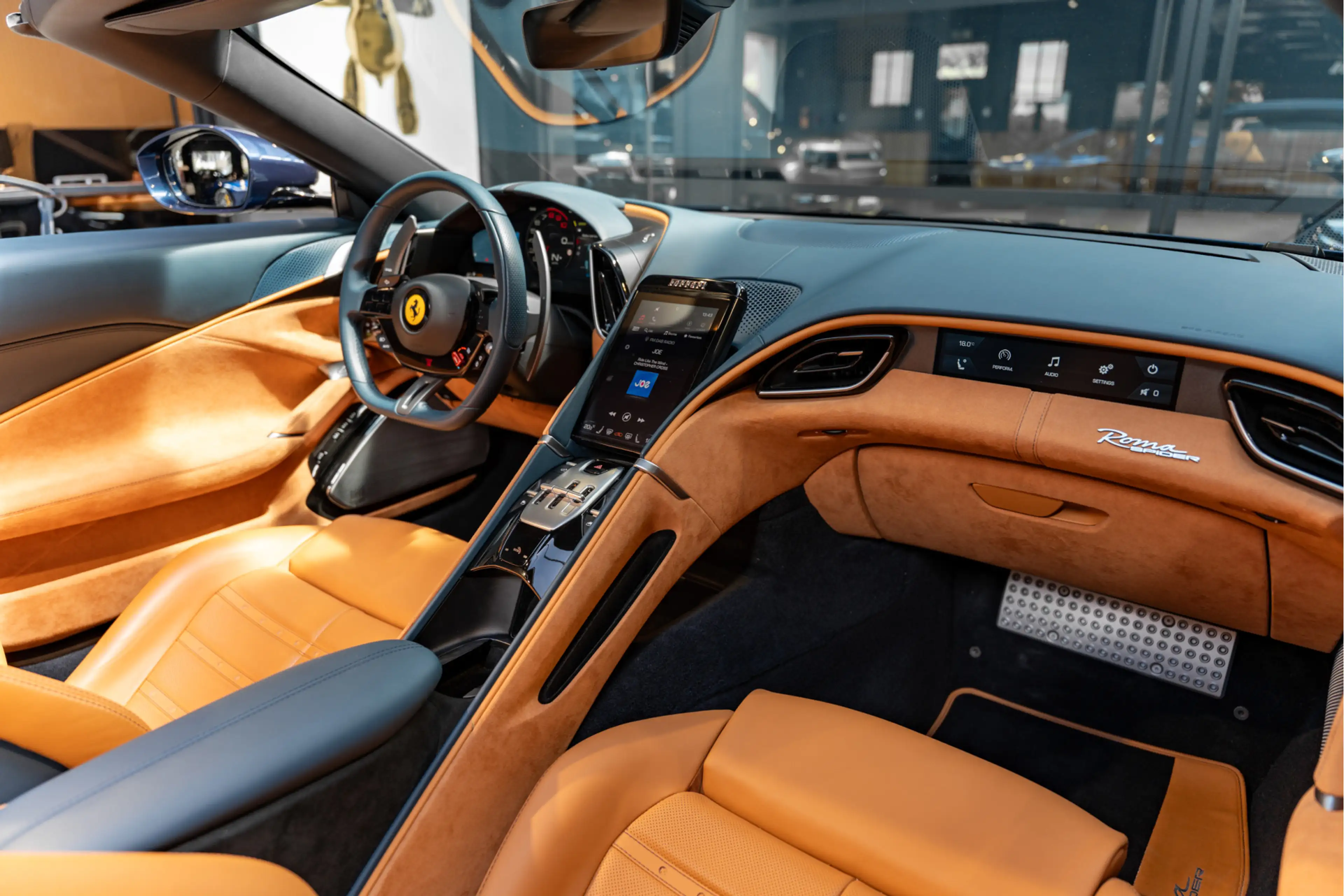 Ferrari Roma Spider Full Carbon Blu Sera JBL Alcantara 3.9 V8 S — photo 4