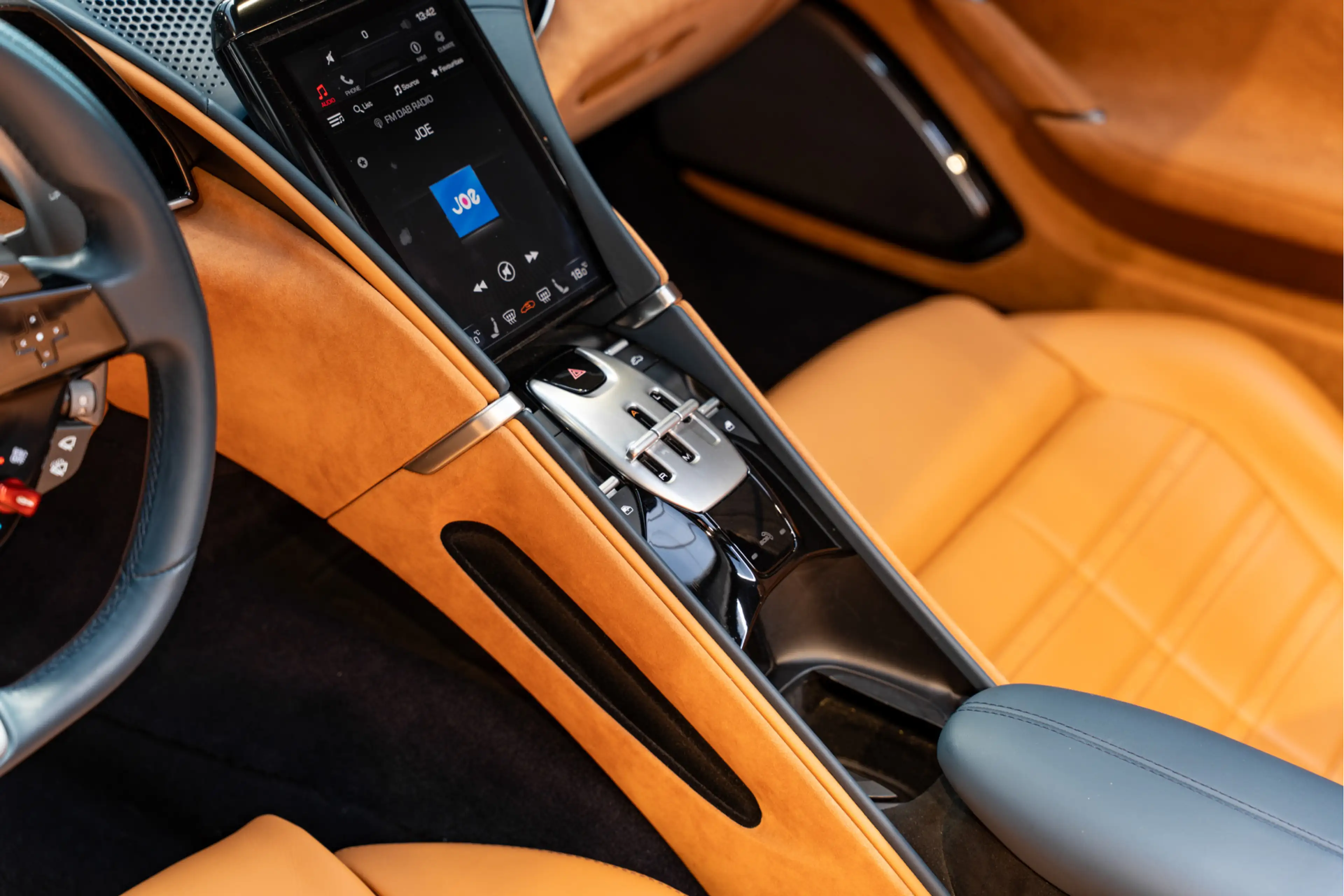 Ferrari Roma Spider Full Carbon Blu Sera JBL Alcantara 3.9 V8 S — photo 33