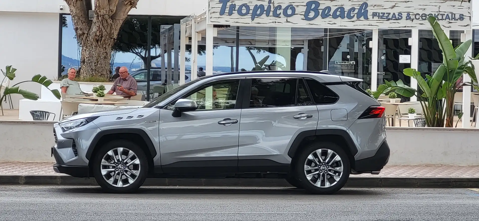 Toyota RAV 4 RAV-4 2.5 hybrid 2WD Luxury Luxury Plateado - 1