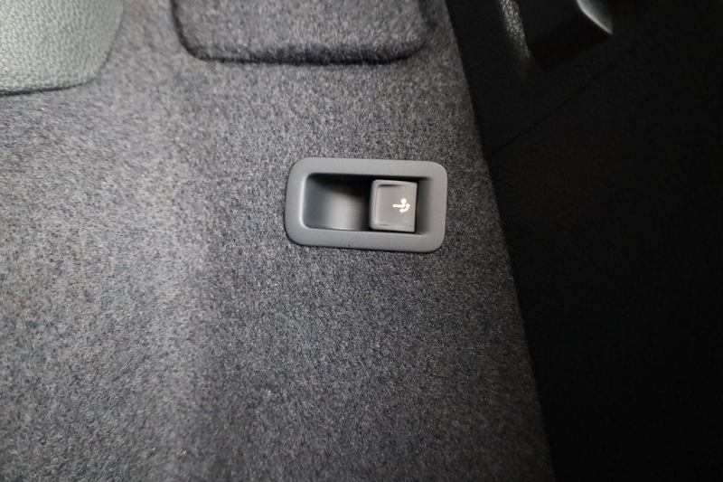 Skoda Karoq Selection 4x4 2.0 TDI DSG Selection, AHK, LED, ... — photo 13