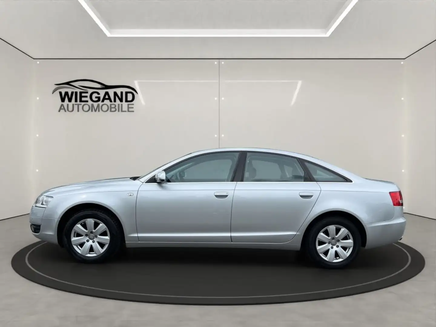 Audi A6 2.4 multitronic+NAVI+XENON+AHK+PARKING+ELEKT Silber - 2